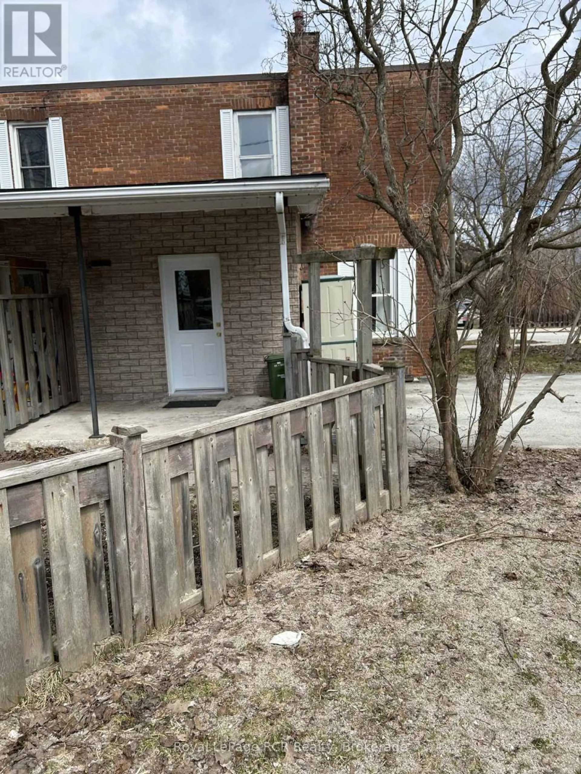 467 14TH STREET W - Image 20
