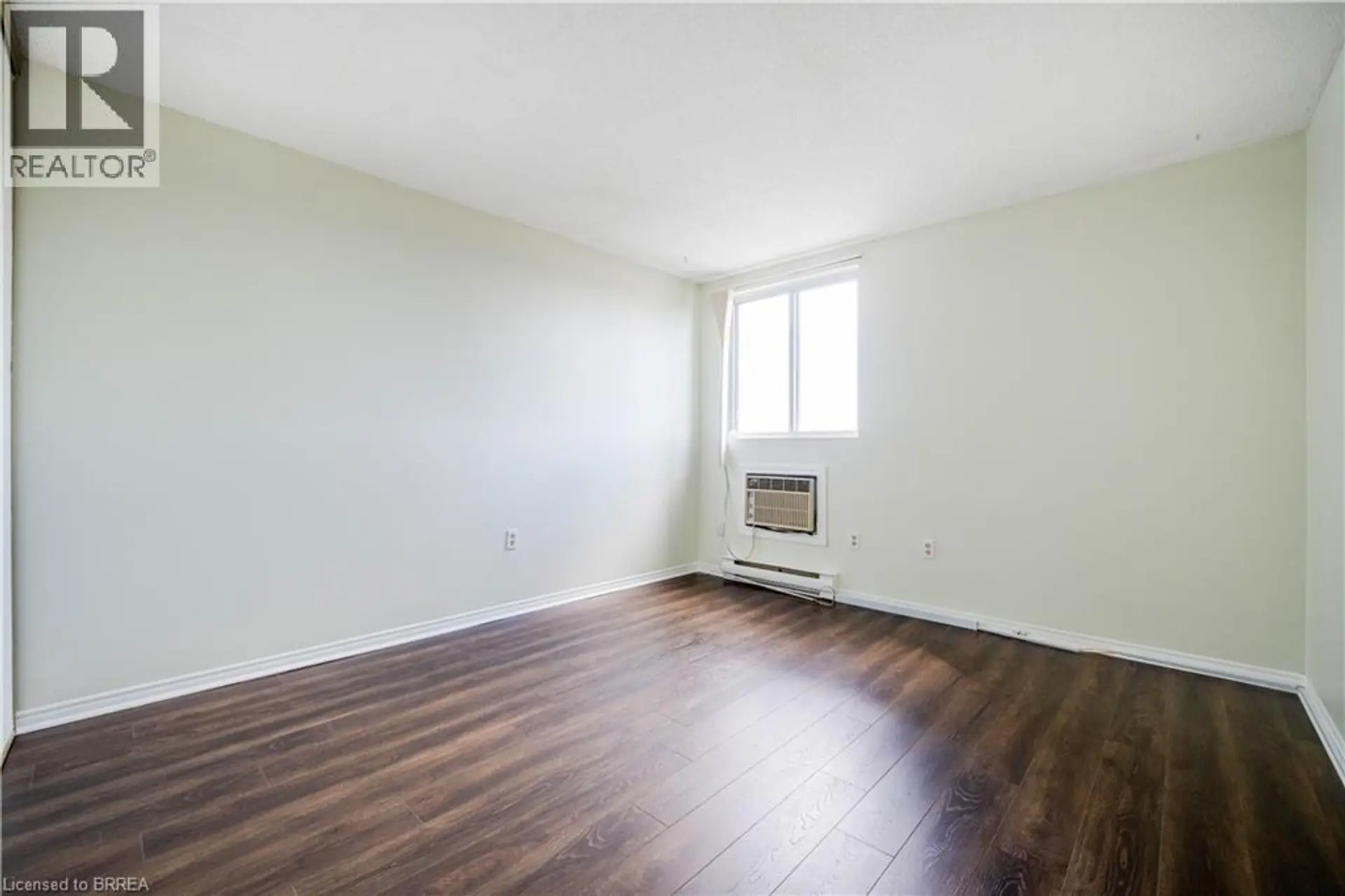 #501 65 HIGHLAND Crescent - Image 10