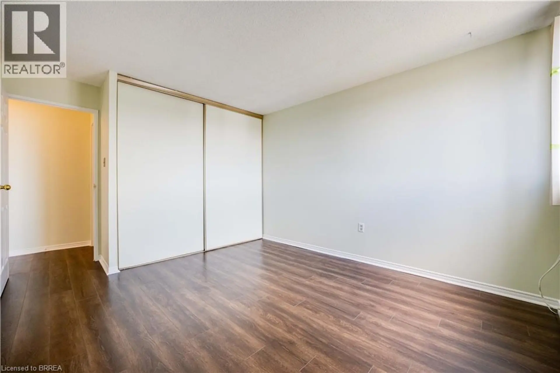 #501 65 HIGHLAND Crescent - Image 11