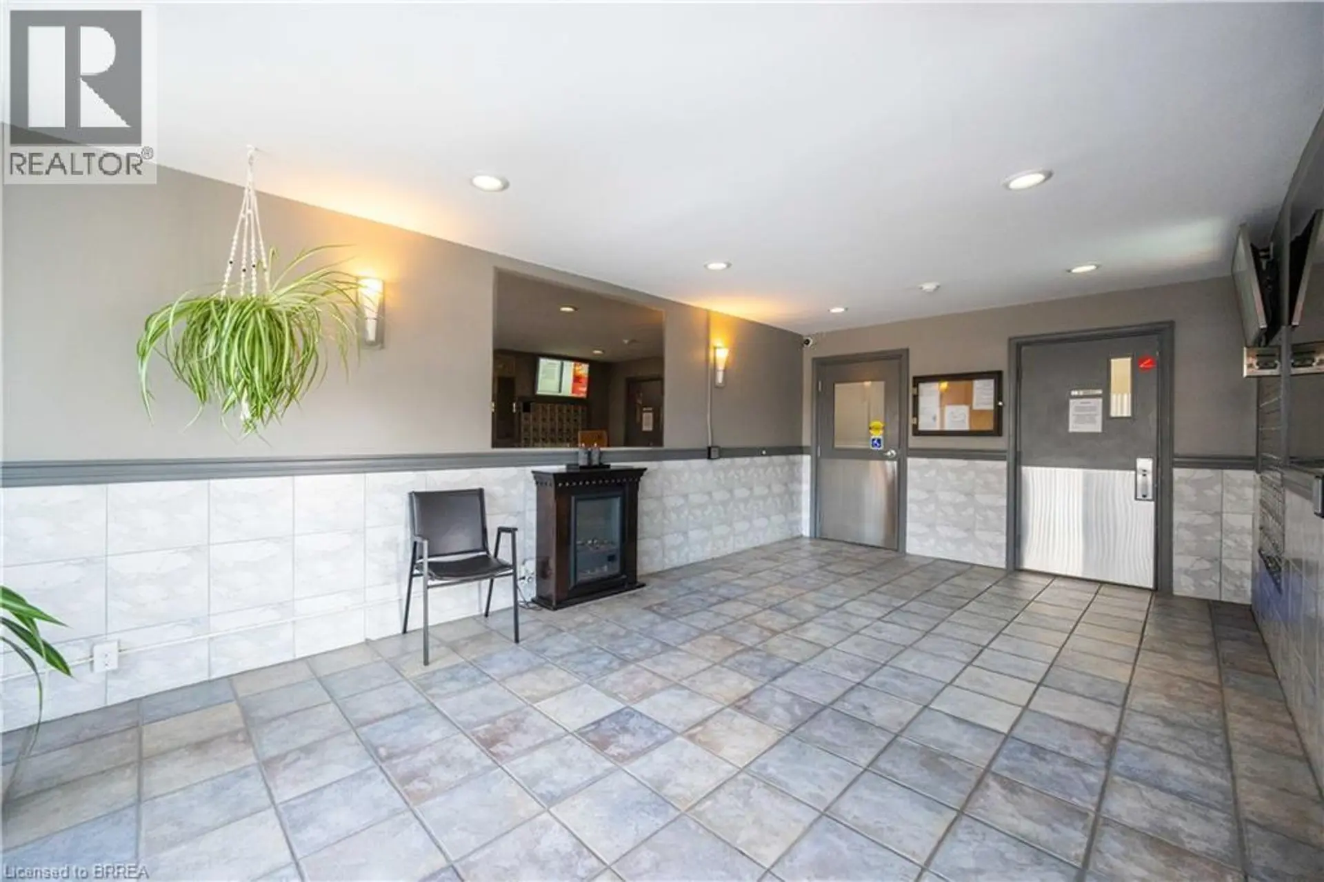 #501 65 HIGHLAND Crescent - Image 15