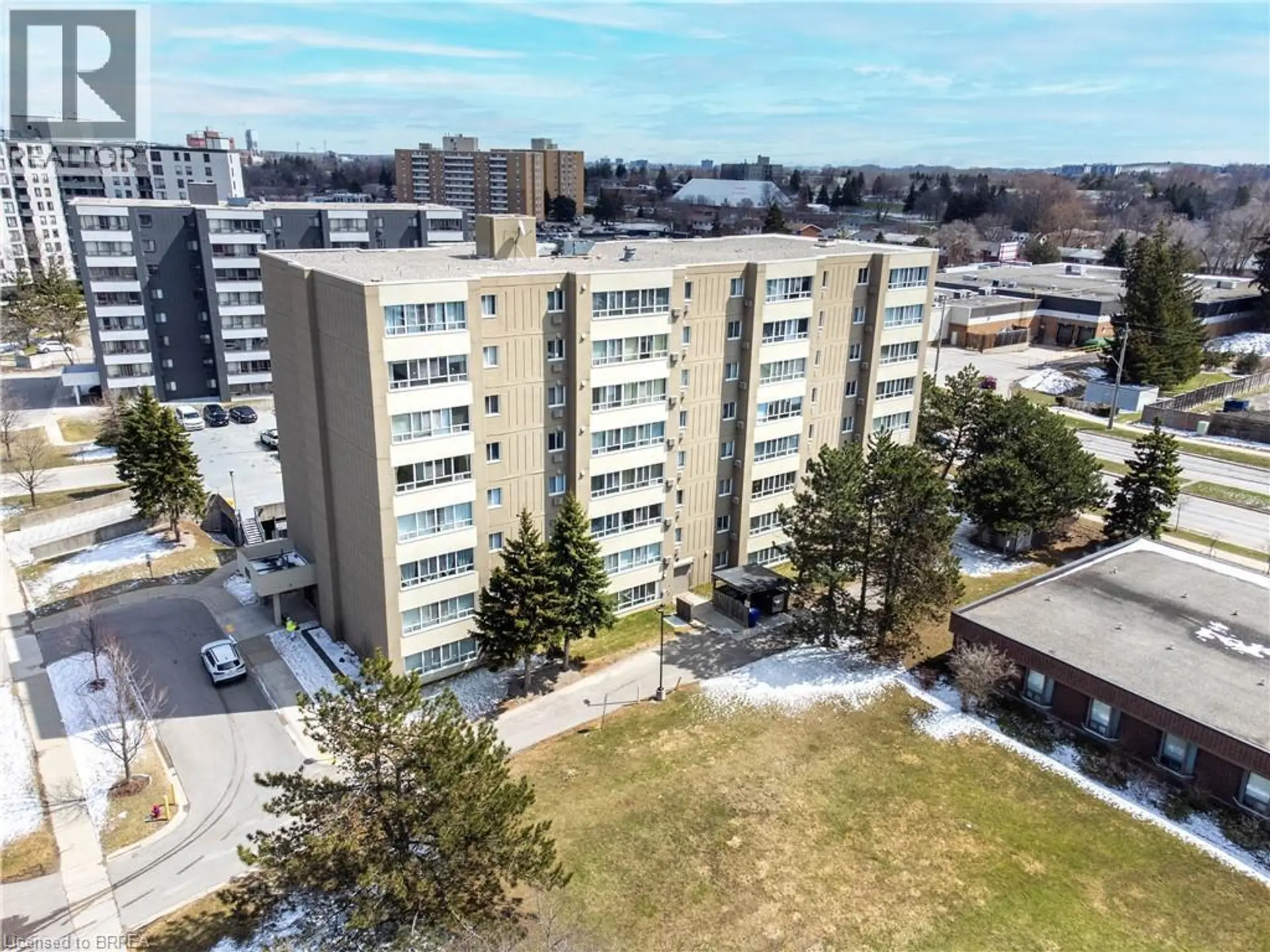 #501 65 HIGHLAND Crescent - Image 17