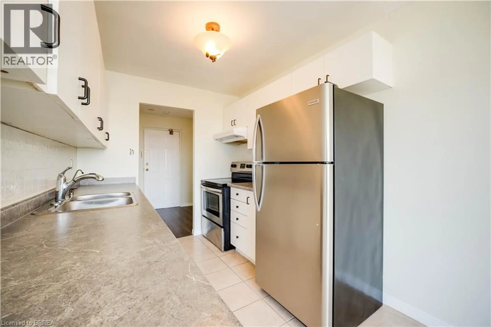 #501 65 HIGHLAND Crescent - Image 7
