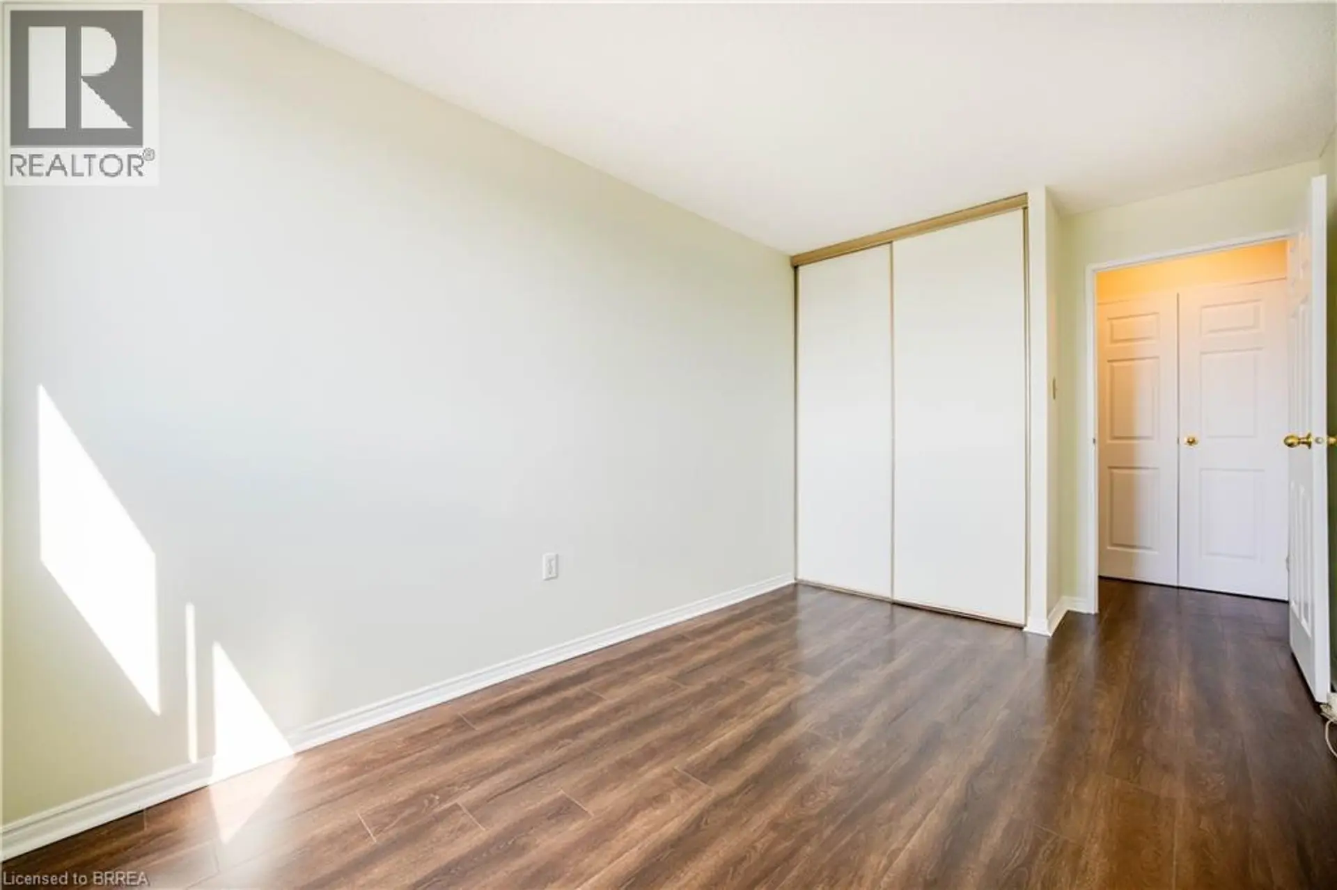 #501 65 HIGHLAND Crescent - Image 9
