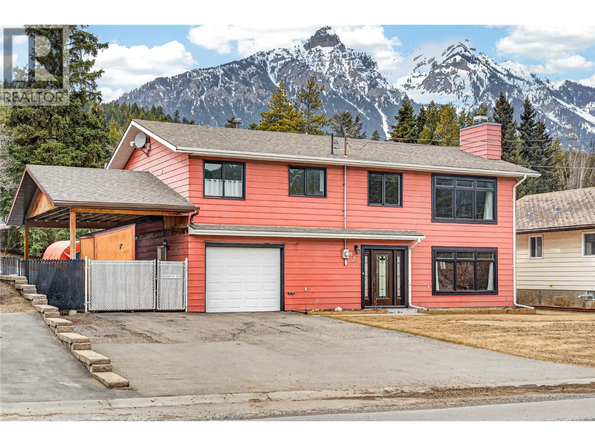 Property at 921 Alpine Way, Elkford, BC