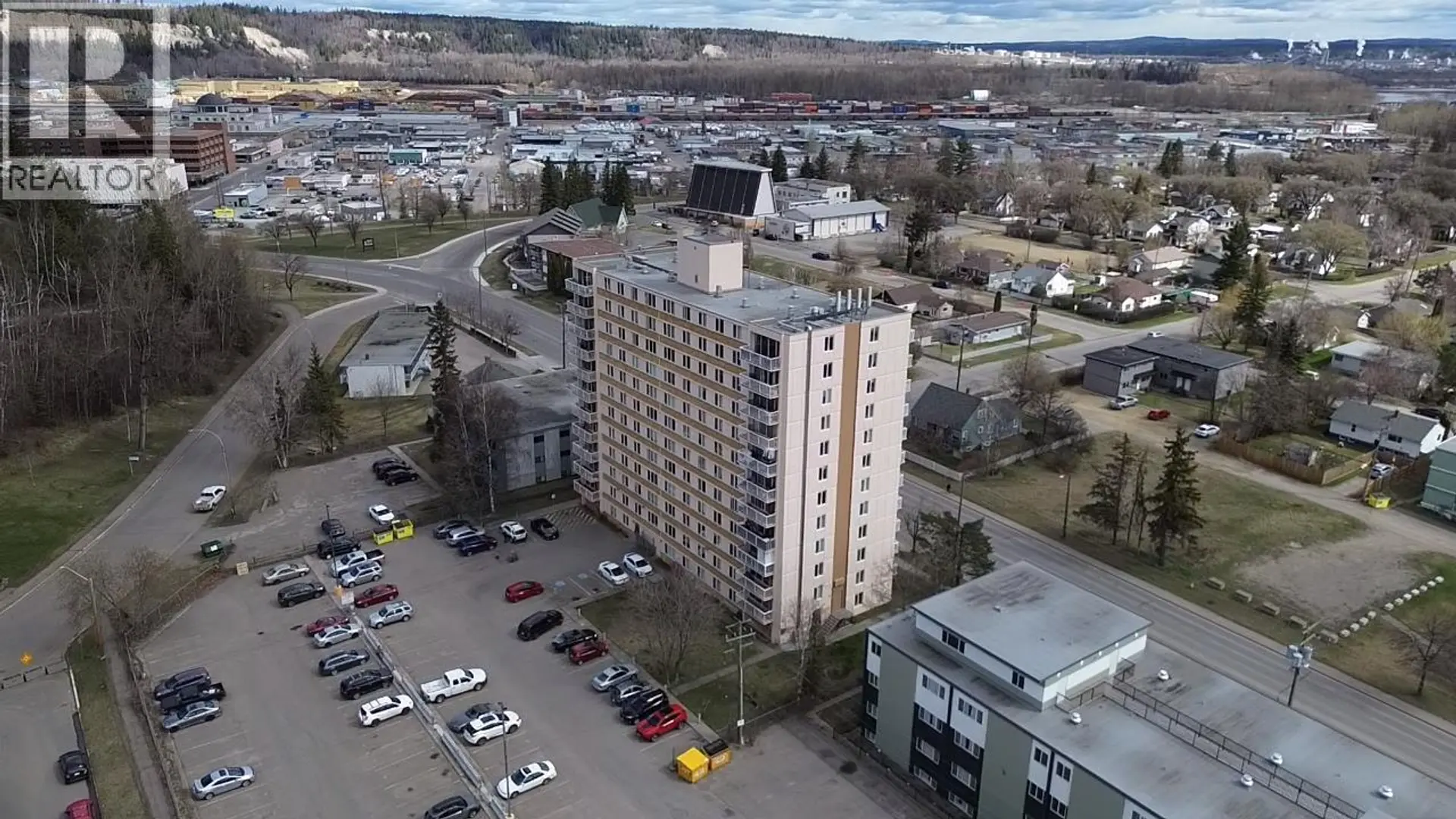 #1003 1501 QUEENSWAY STREET - Image 3
