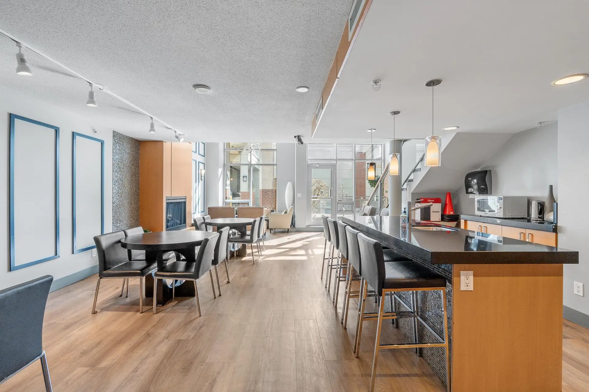 #909 9888 Cameron Street - Image 19