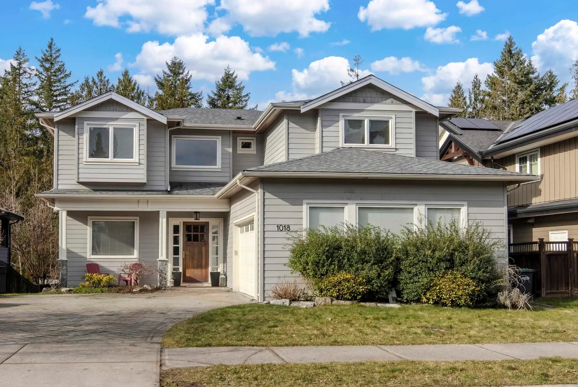 Property at 1018 Jay Crescent, Squamish, BC