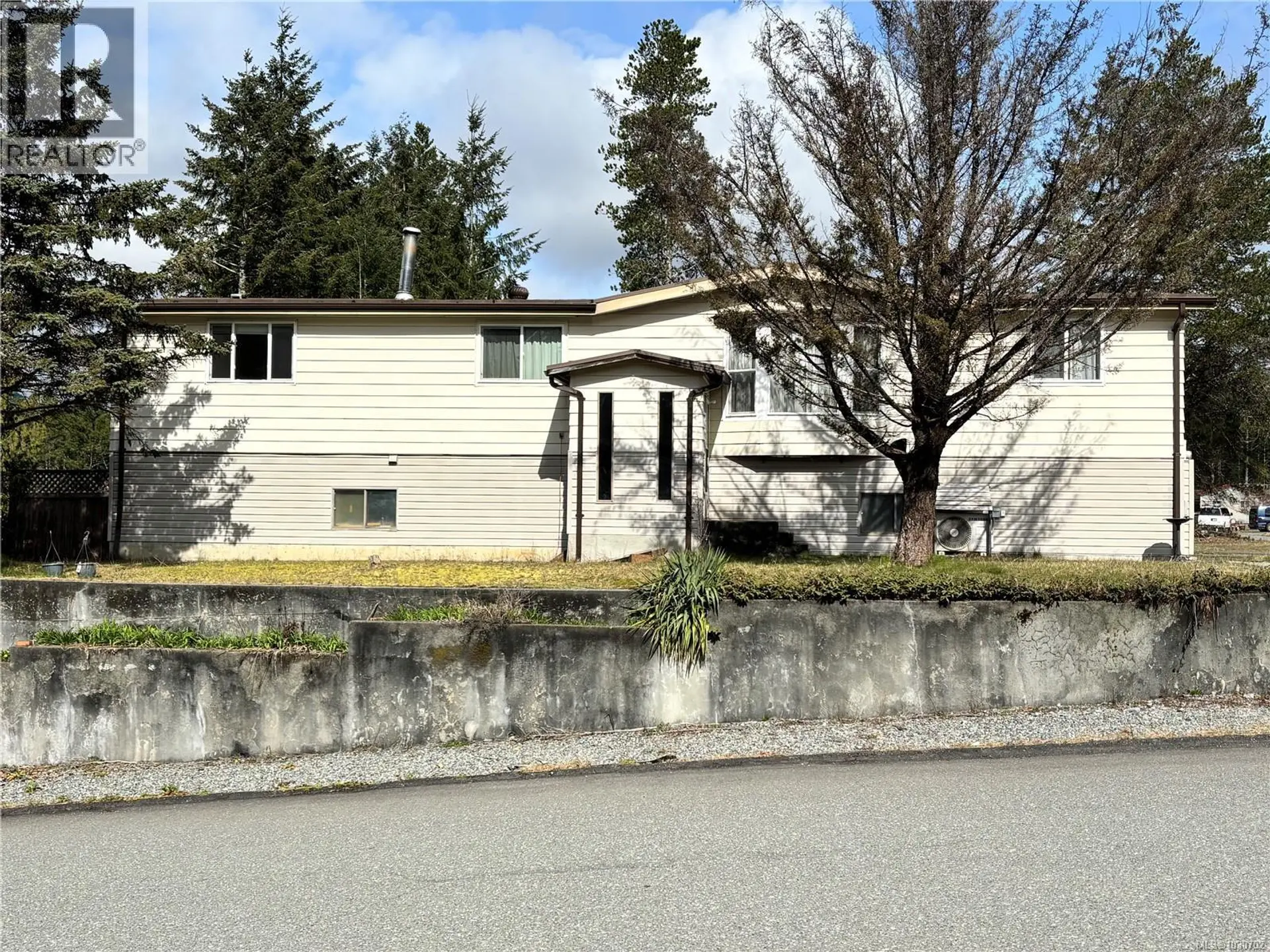 Property at 419 Golden Hinde Pl, Gold River, BC