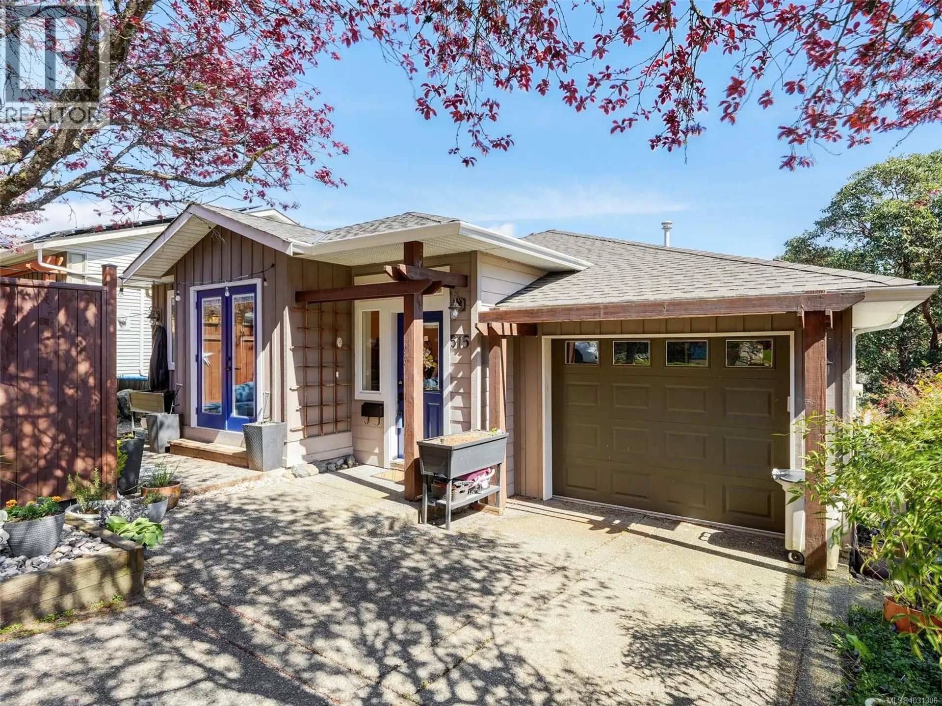 Property at 515 Selwyn Falls Dr, Langford, BC
