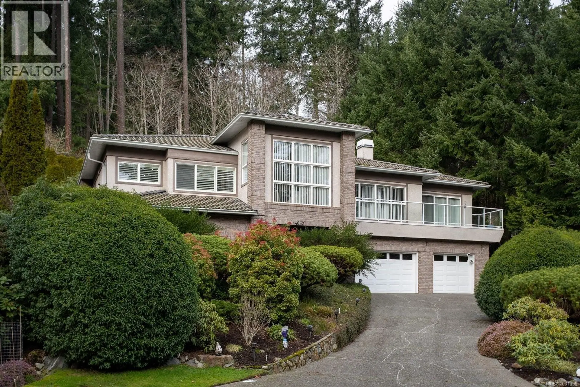 Property at 4652 Boulderwood Dr, Saanich, BC