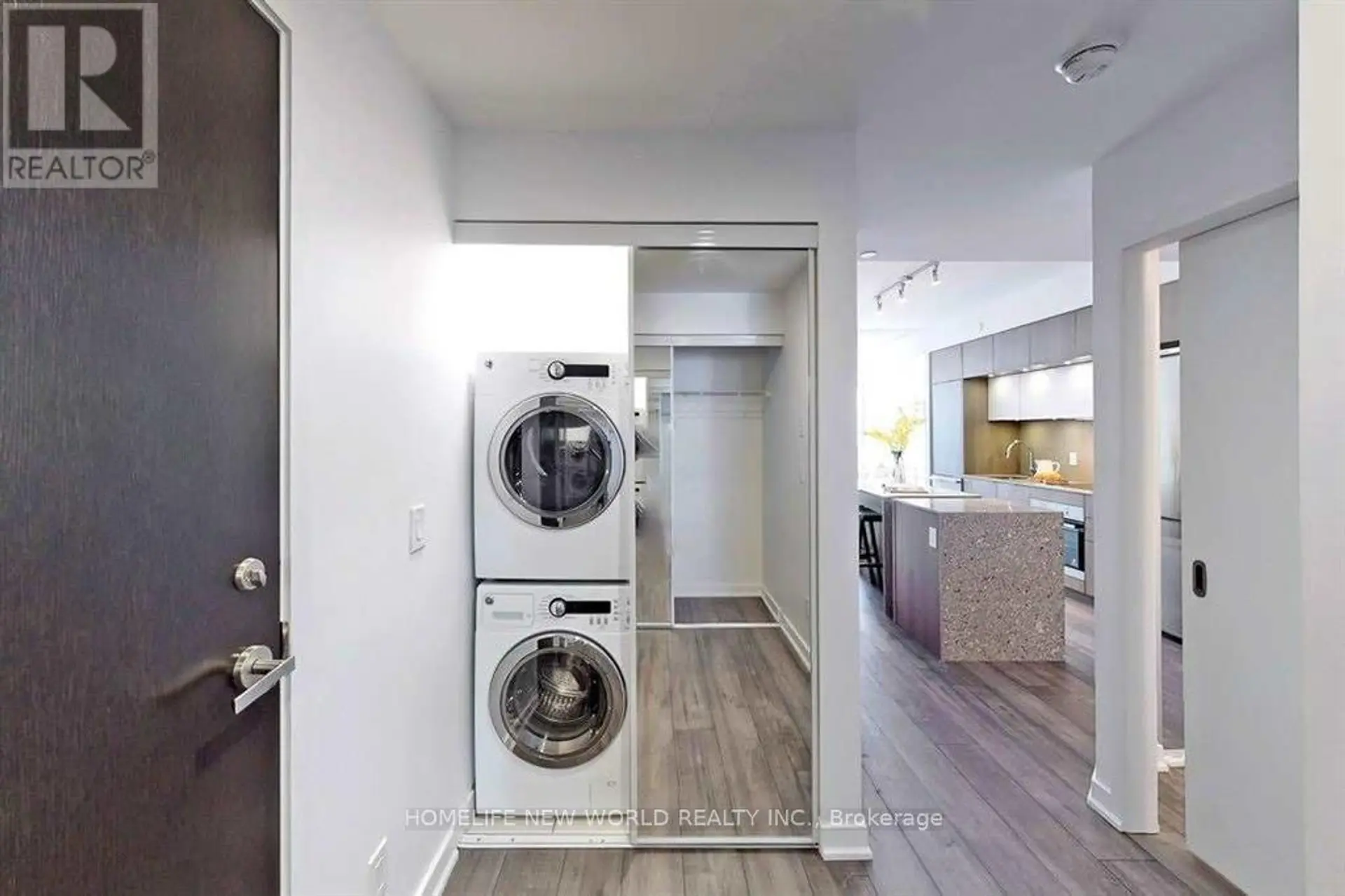 #1807 55 REGENT PARK BOULEVARD - Image 4