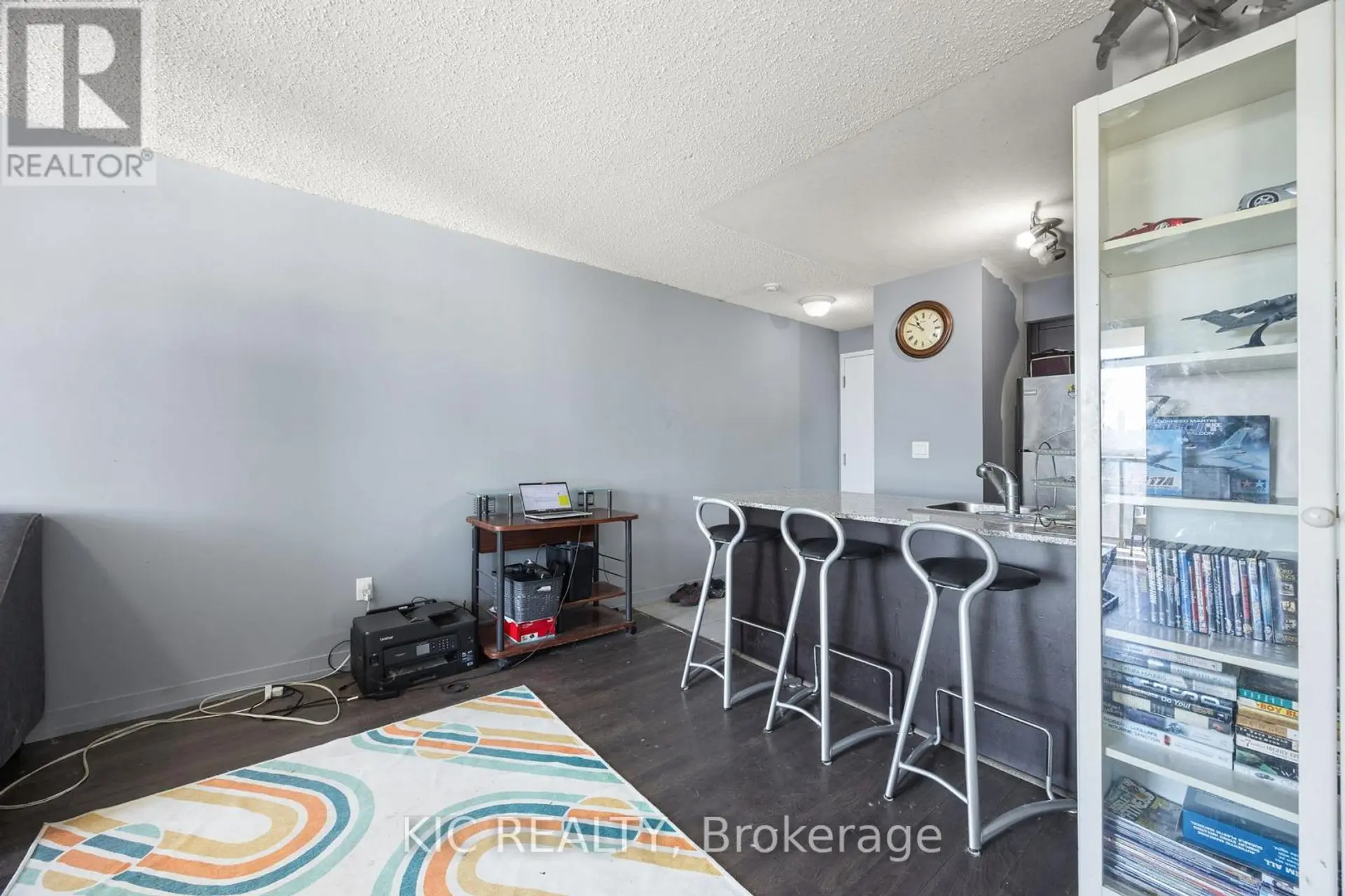 #901 812 LANSDOWNE AVENUE - Image 7