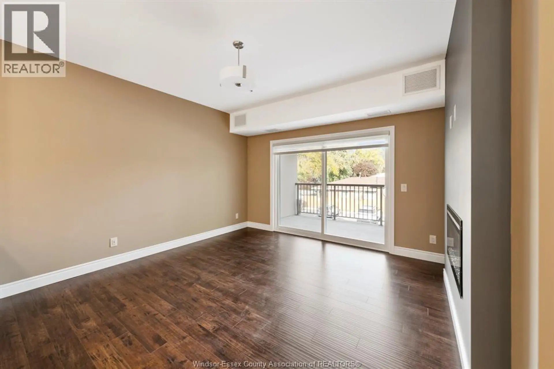 #205 480 FAIRVIEW - Image 11
