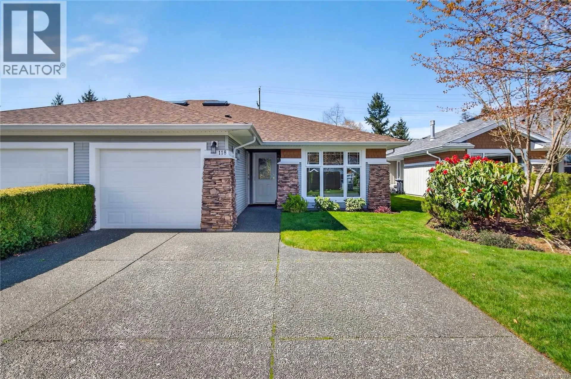 Property at #118 1919 St. Andrews Pl, Courtenay, BC
