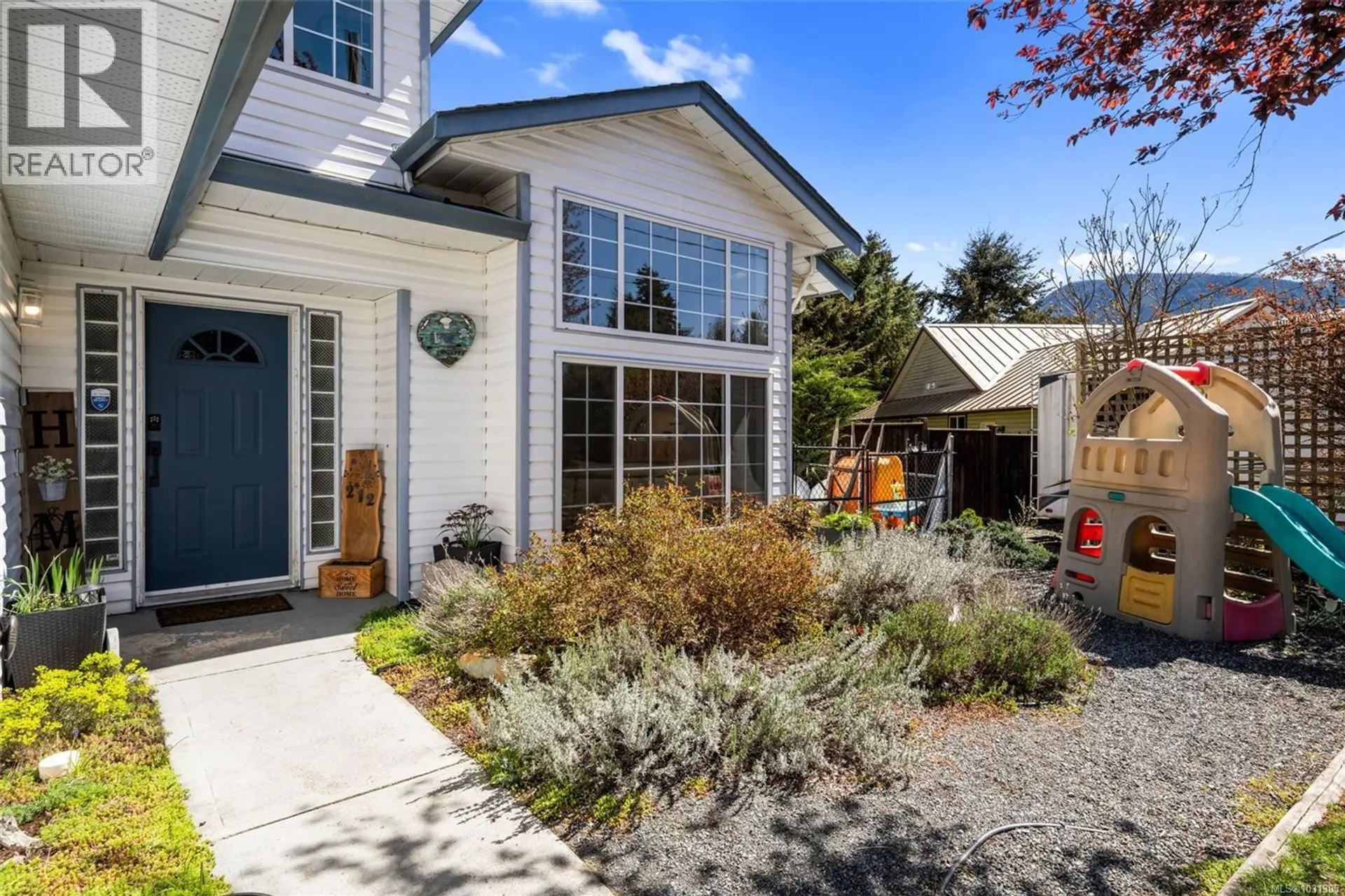 Property at 212 Cowichan Ave E, Lake Cowichan, BC