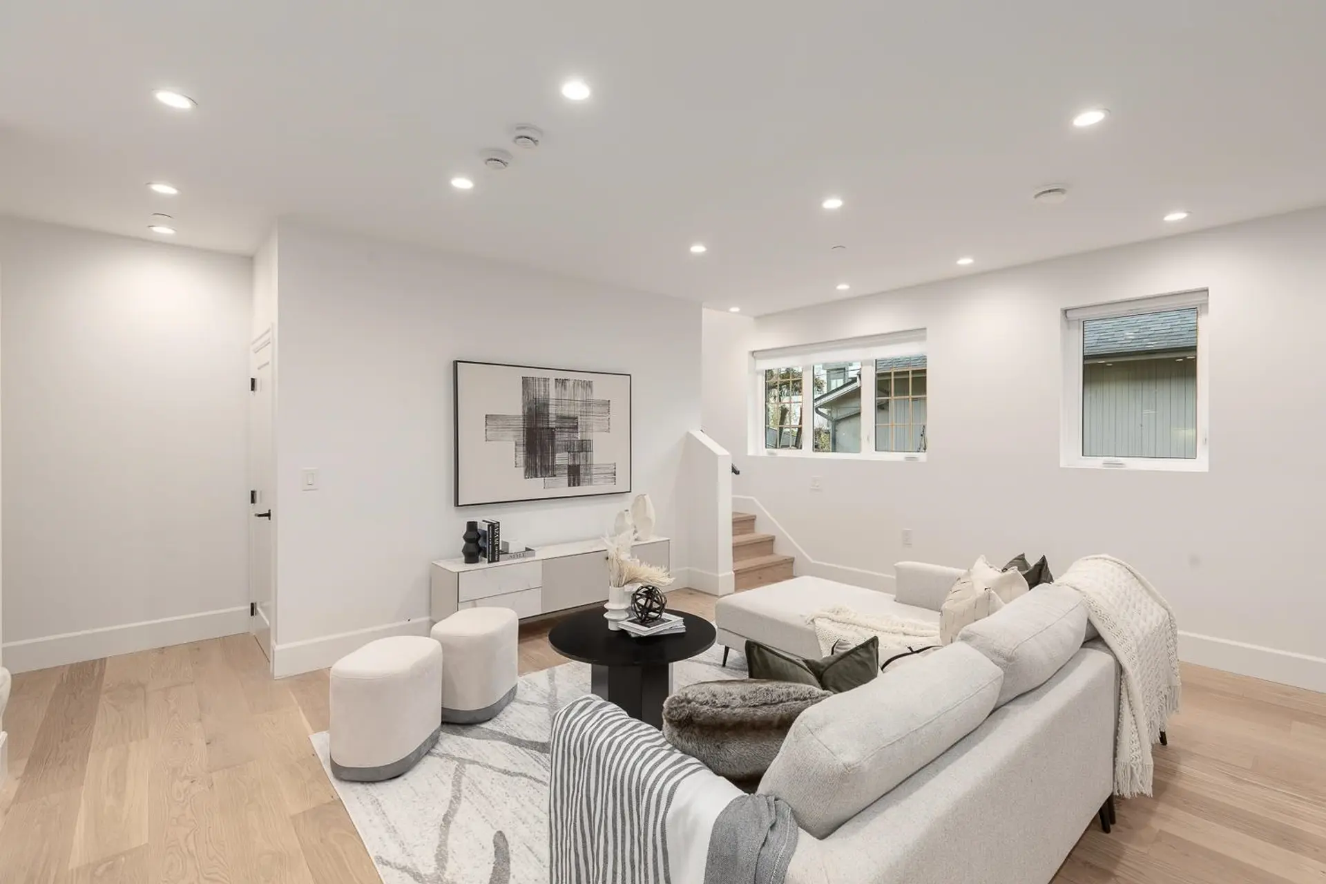 855 E 19th Avenue - Image 4