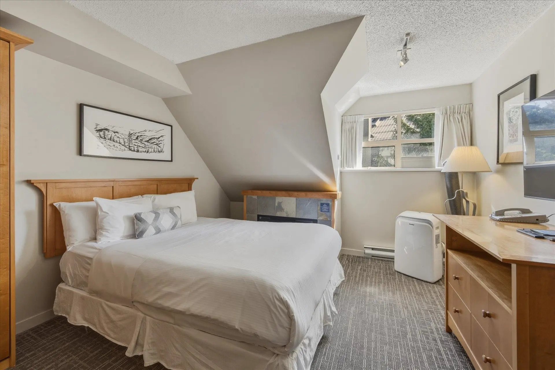 #4402 4295 Blackcomb Way - Image 3