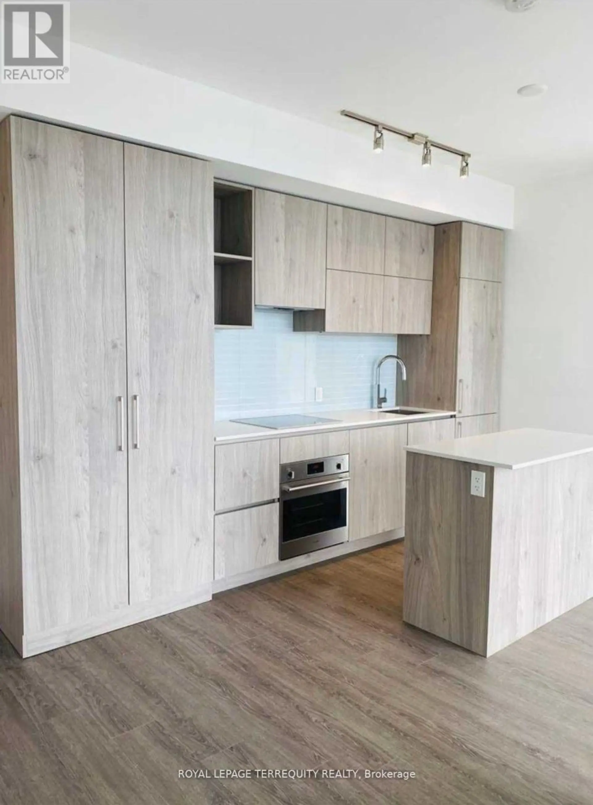 #4202 1 YORKVILLE AVENUE - Image 8