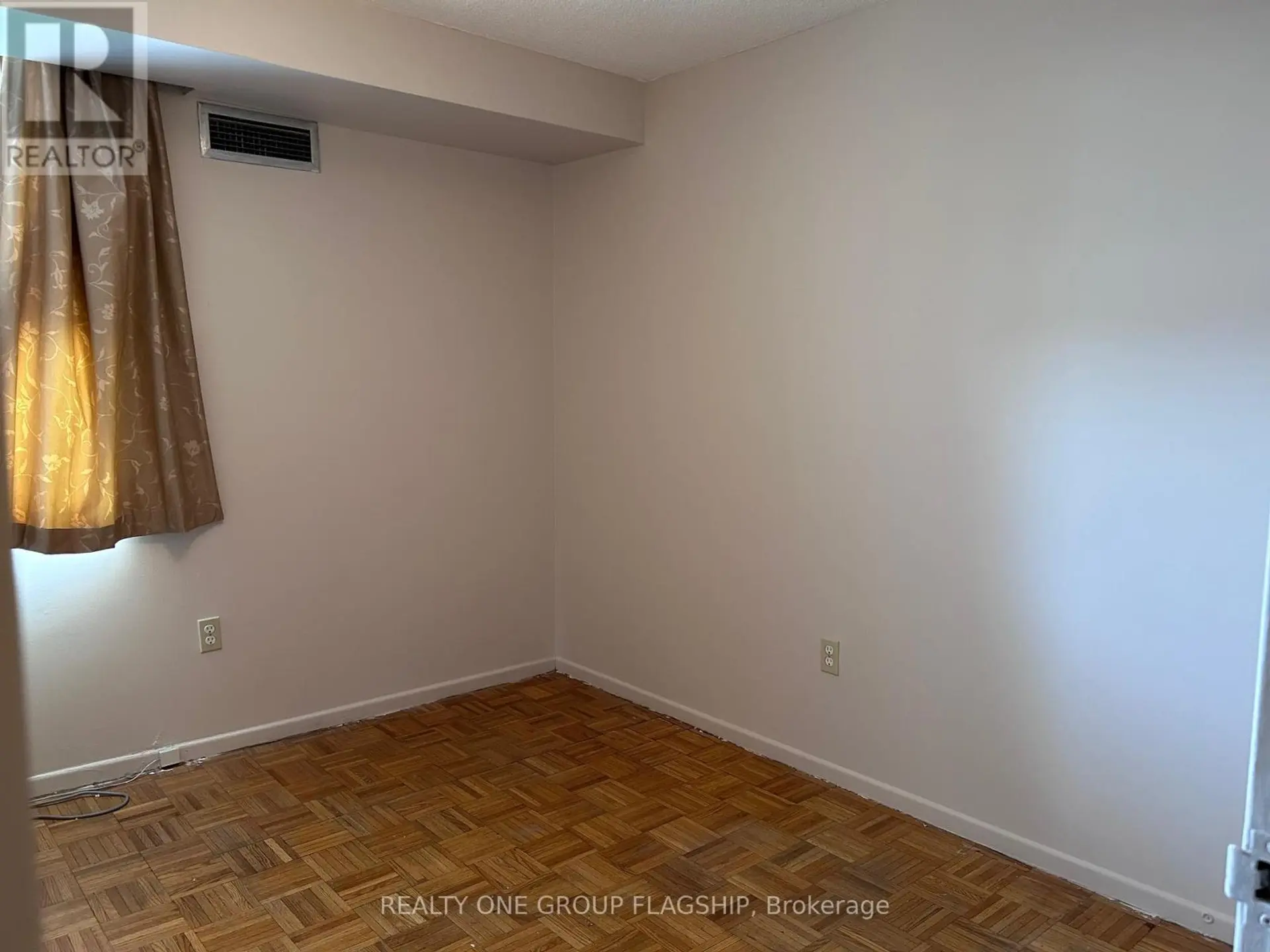 #904 10 TOBERMORY DRIVE - Image 10