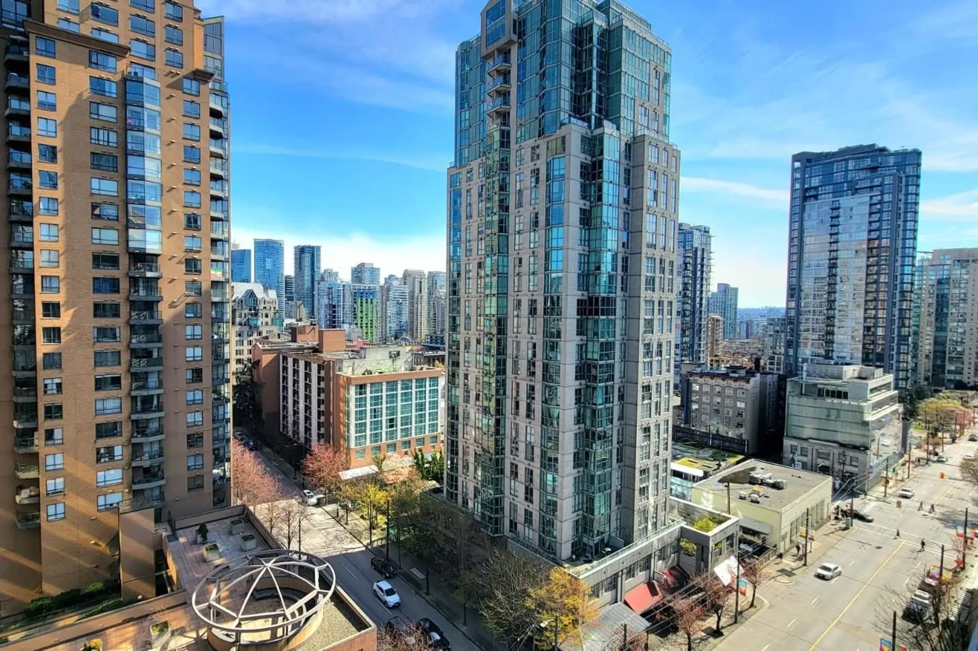 #1202 1205 Howe Street - Image 12
