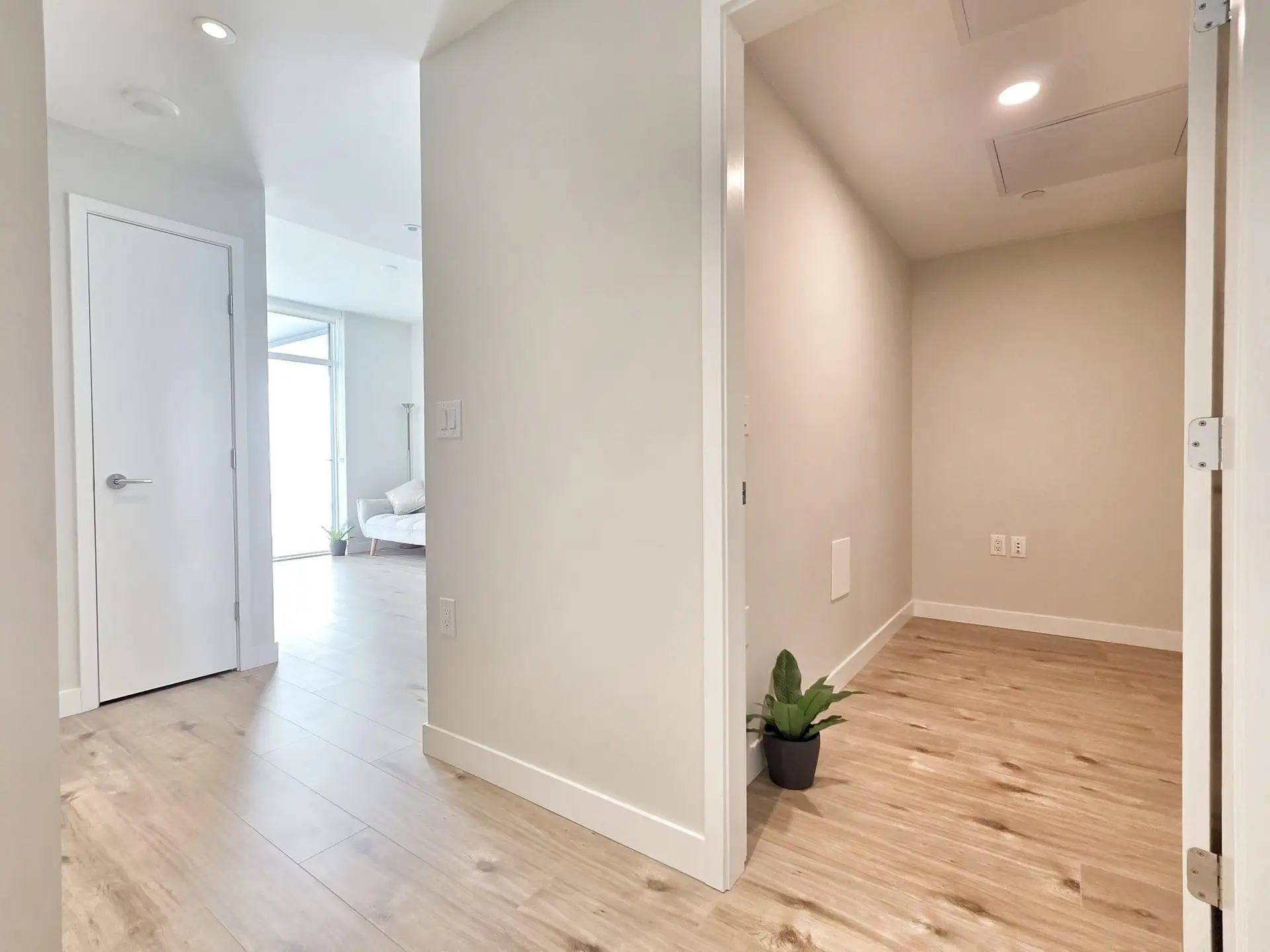 #1503 3430 Kent Avenue South - Image 8