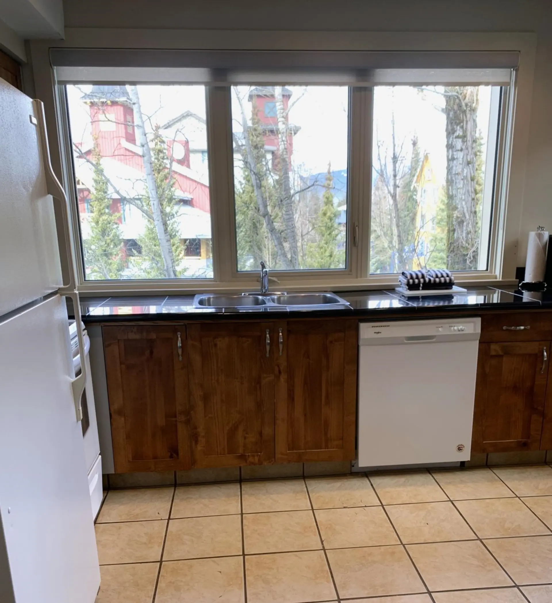 #202/302 4321 Village Gate Boulevard - Image 6