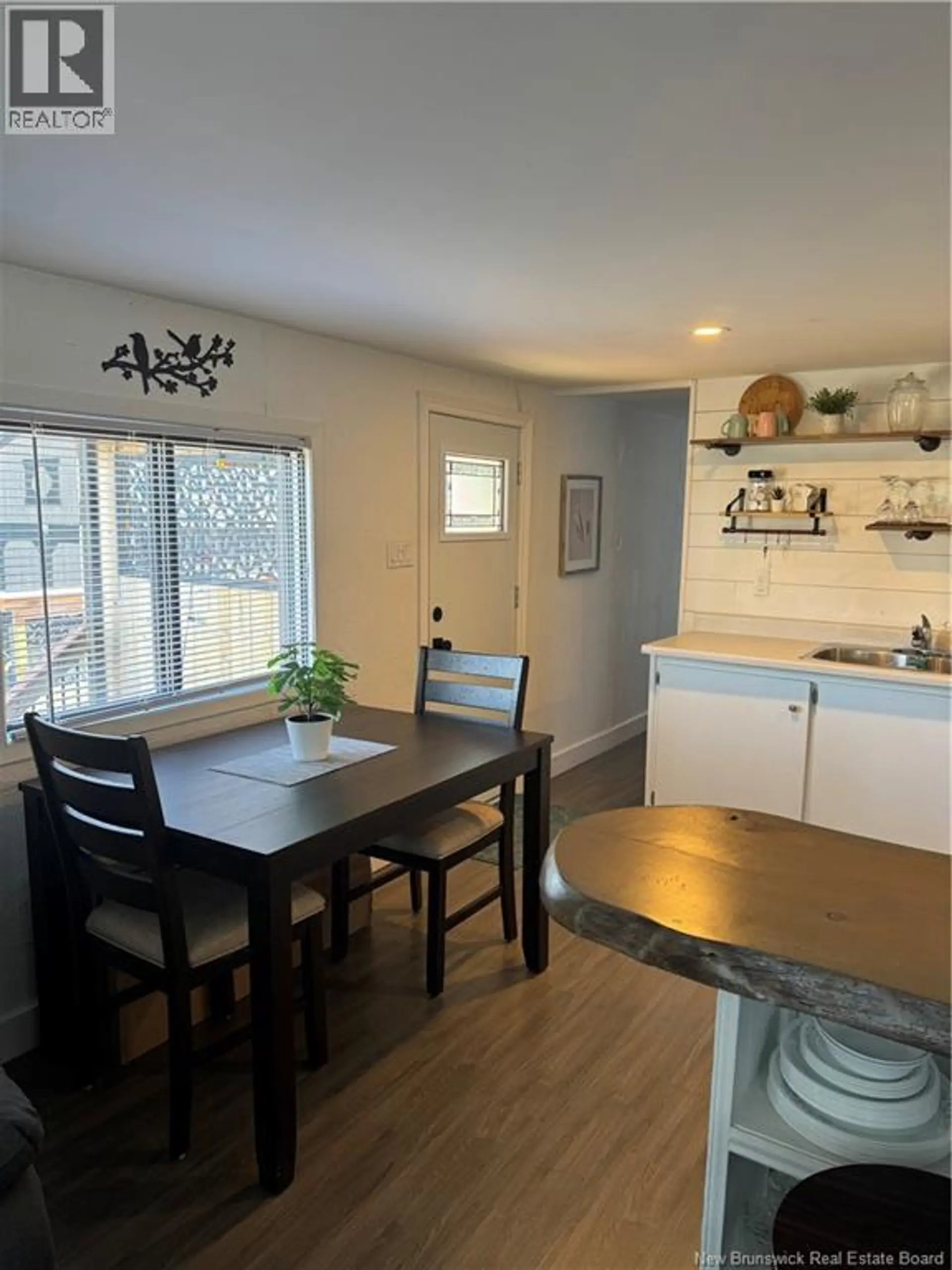 16 Fourth Avenue - Image 11