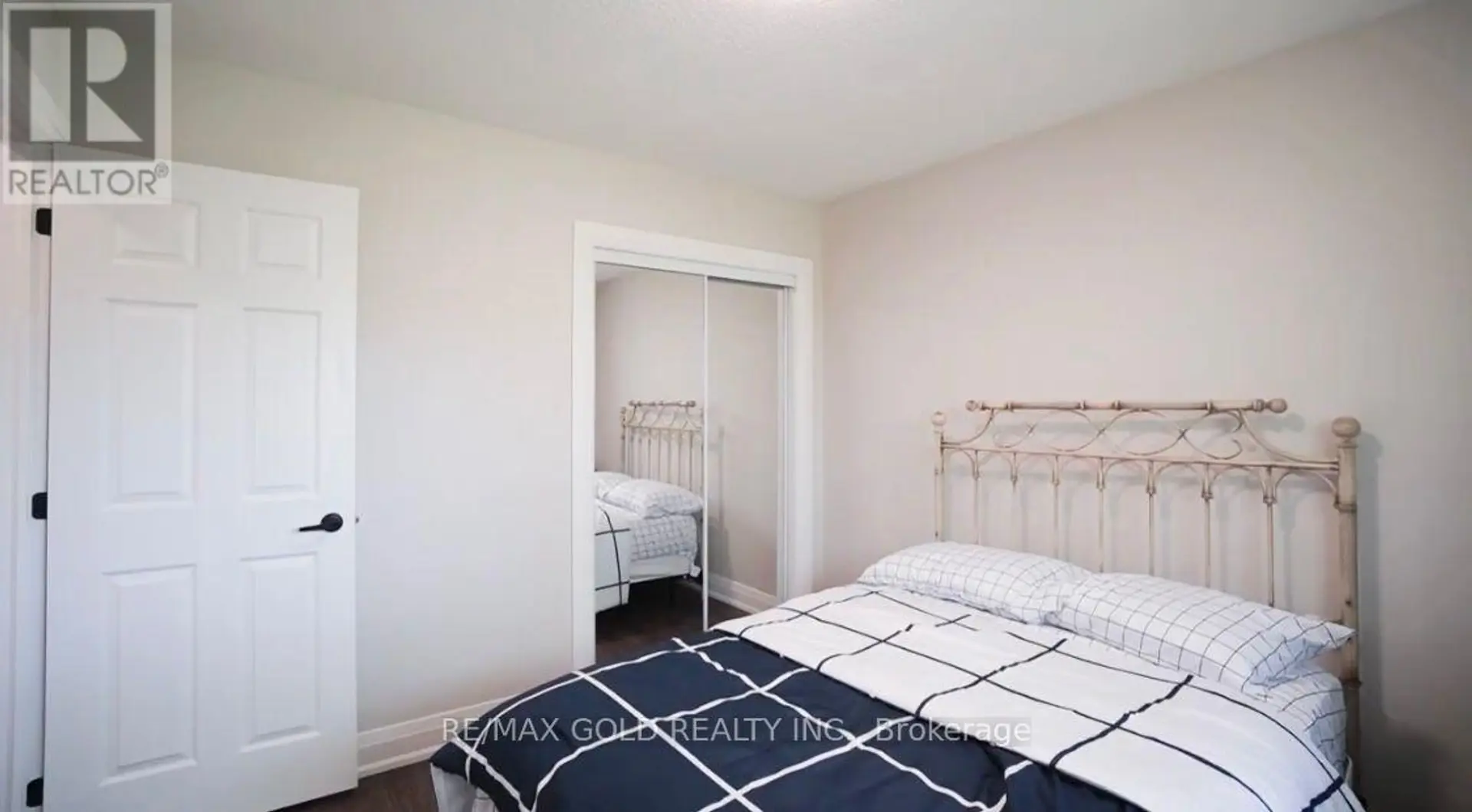 580 GIBB STREET - Image 9