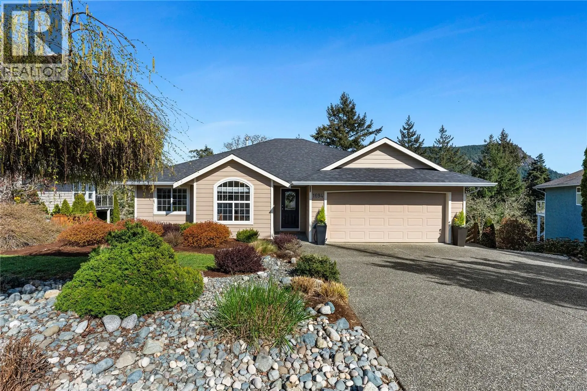 Property at 1694 Eagle View Pl, Duncan, BC