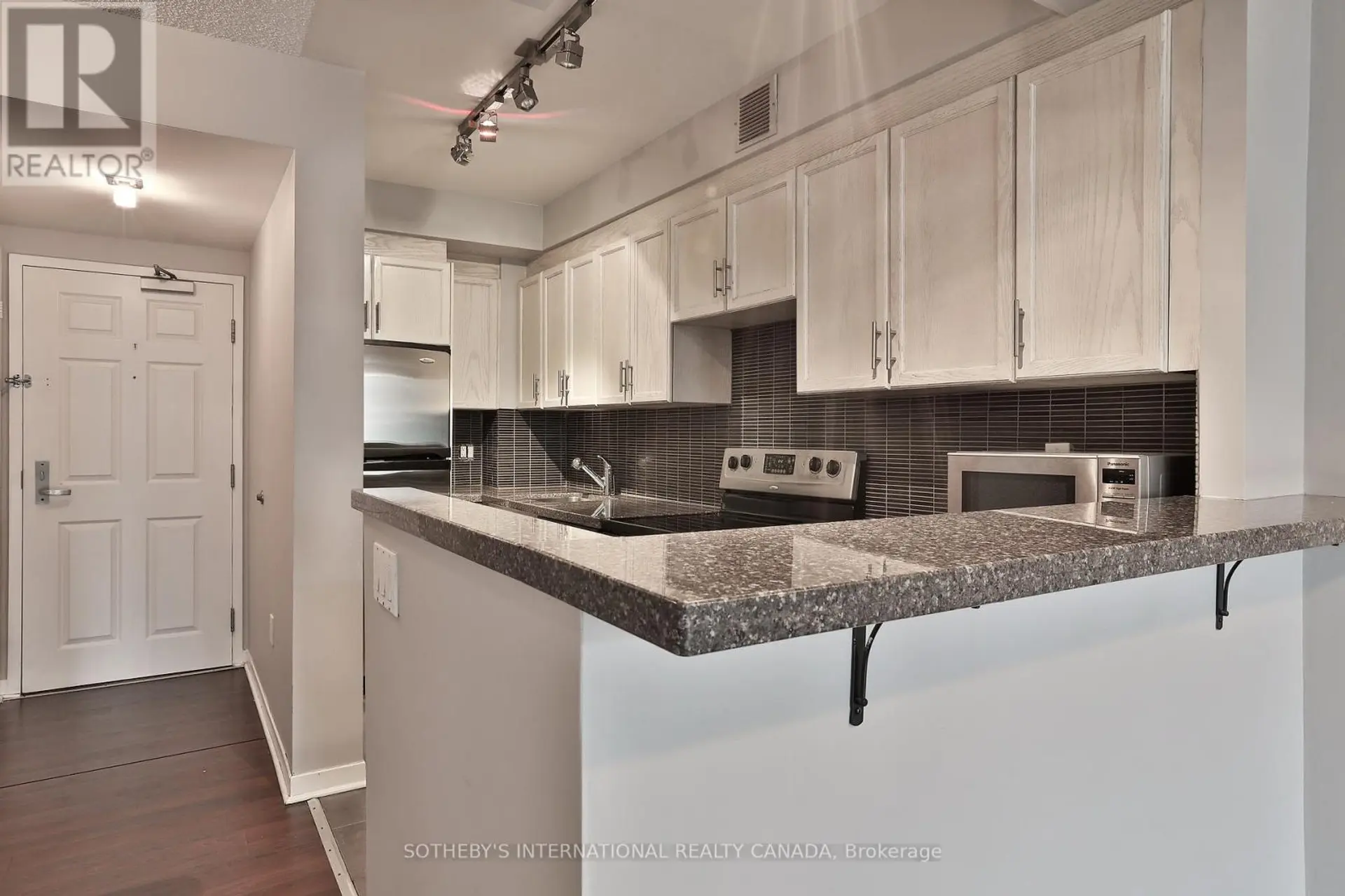 #704 284 BLOOR STREET W - Image 6