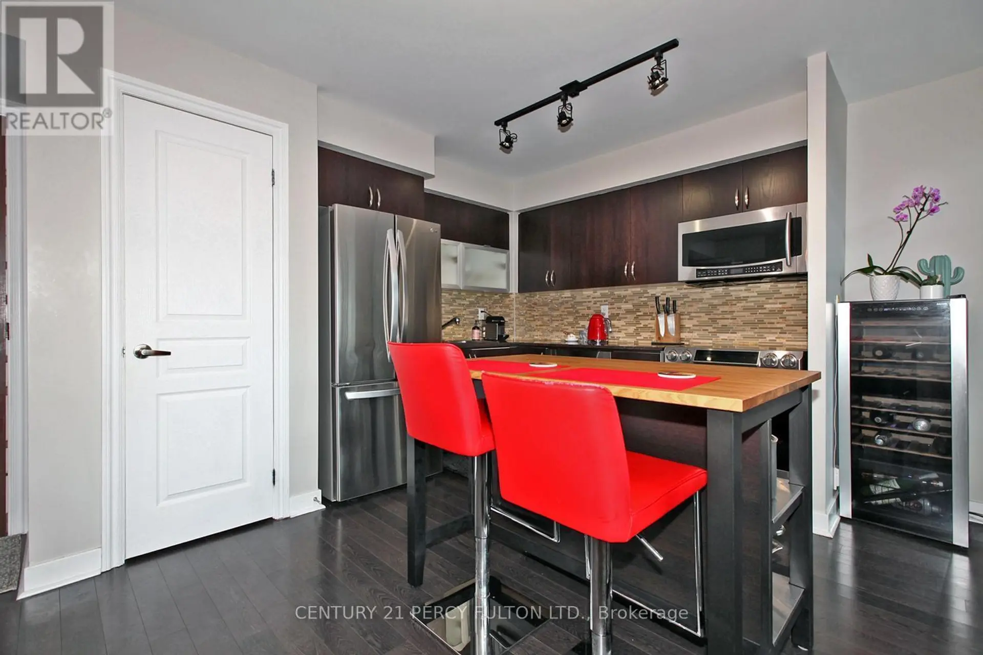 #406 80 WESTERN BATTERY ROAD - Image 3