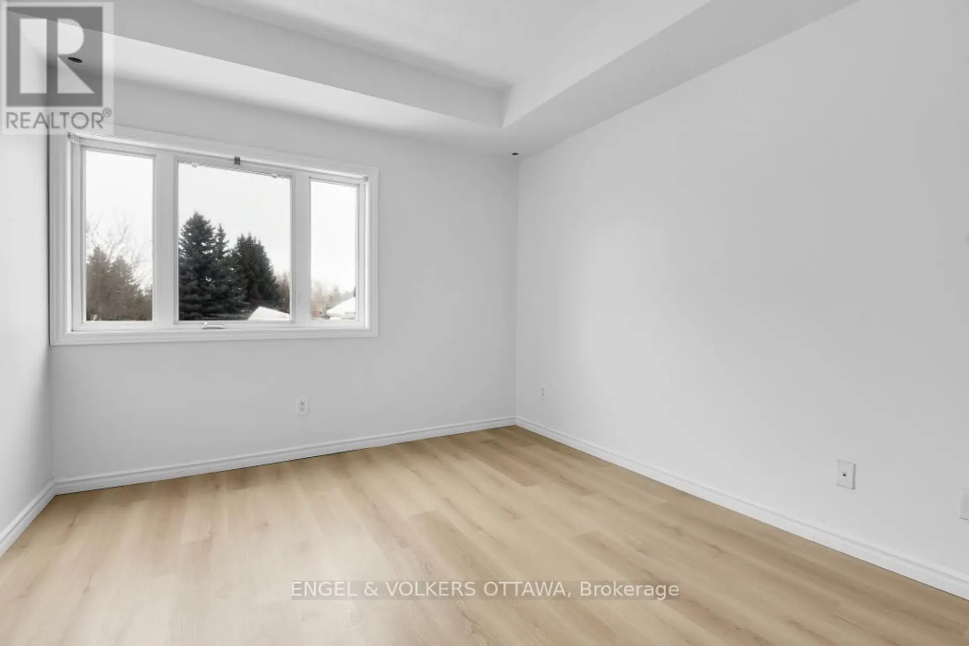 #5 165 WATERBRIDGE DRIVE - Image 10