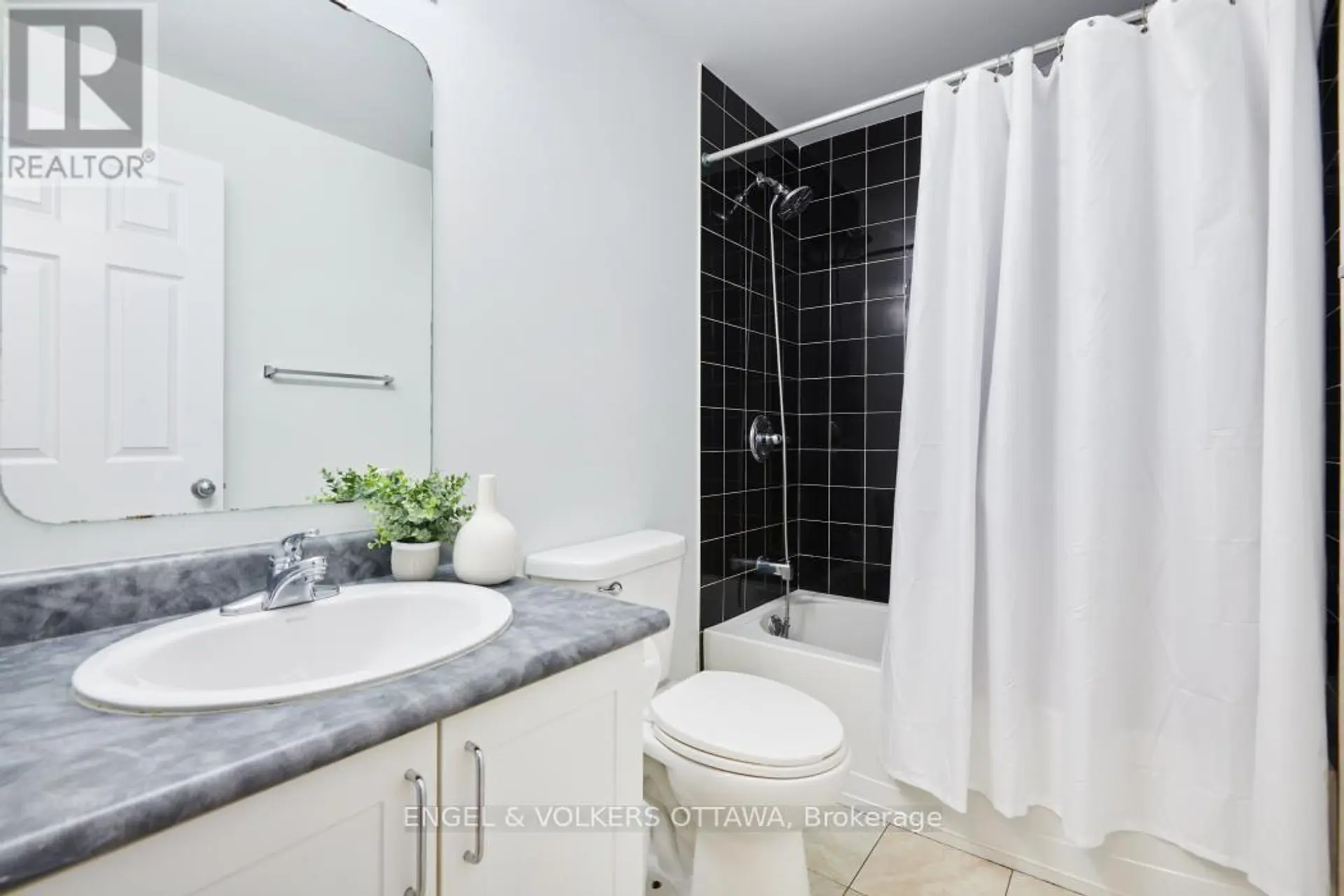 #5 165 WATERBRIDGE DRIVE - Image 15