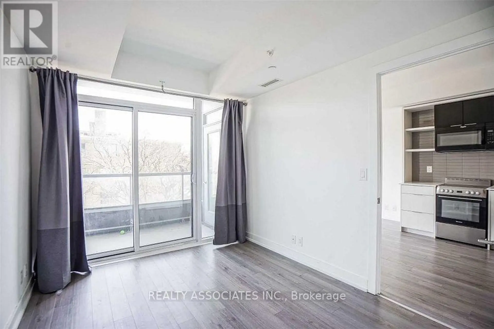 #307 6 PARKWOOD AVENUE - Image 13