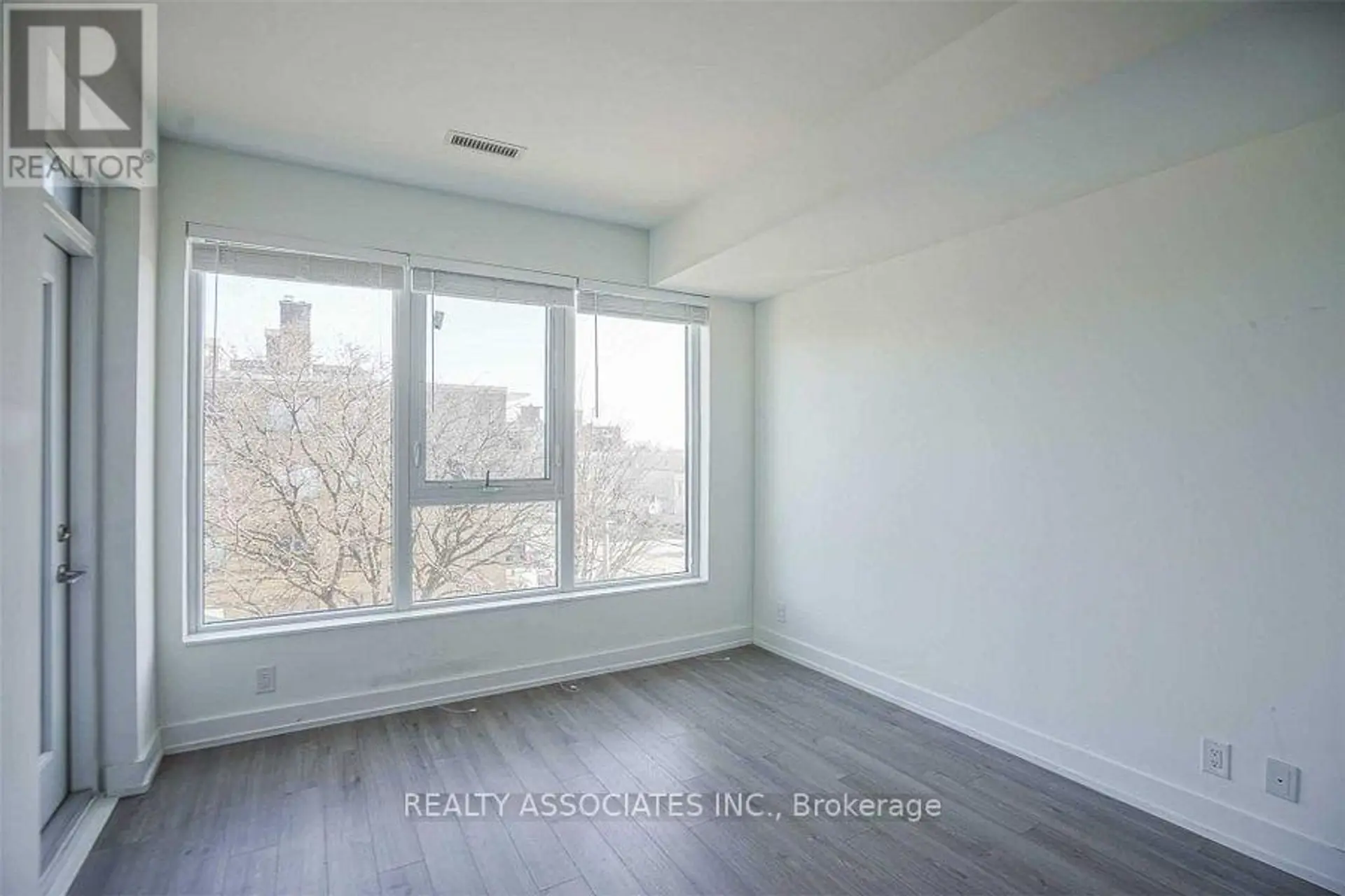 #307 6 PARKWOOD AVENUE - Image 3