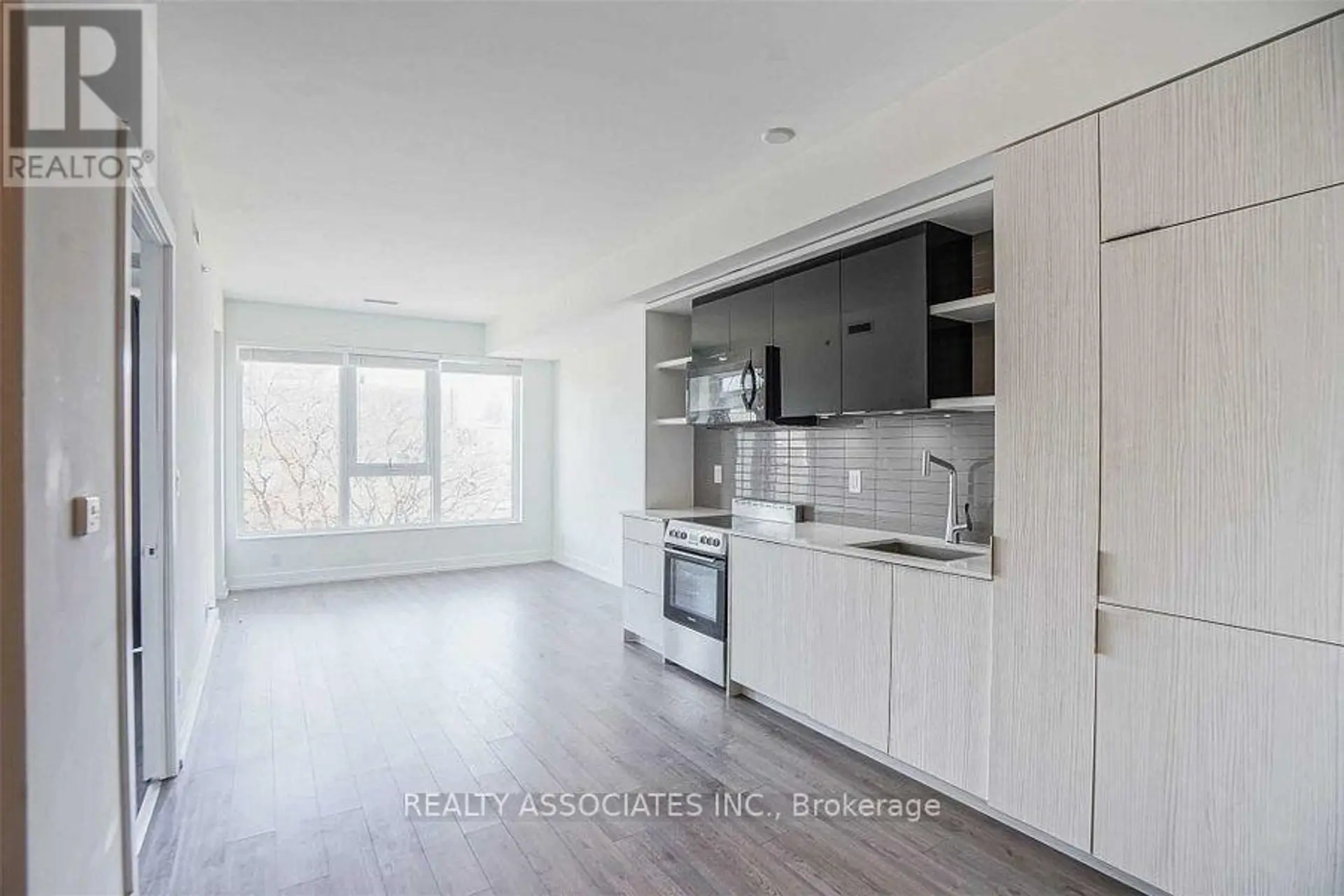 #307 6 PARKWOOD AVENUE - Image 7