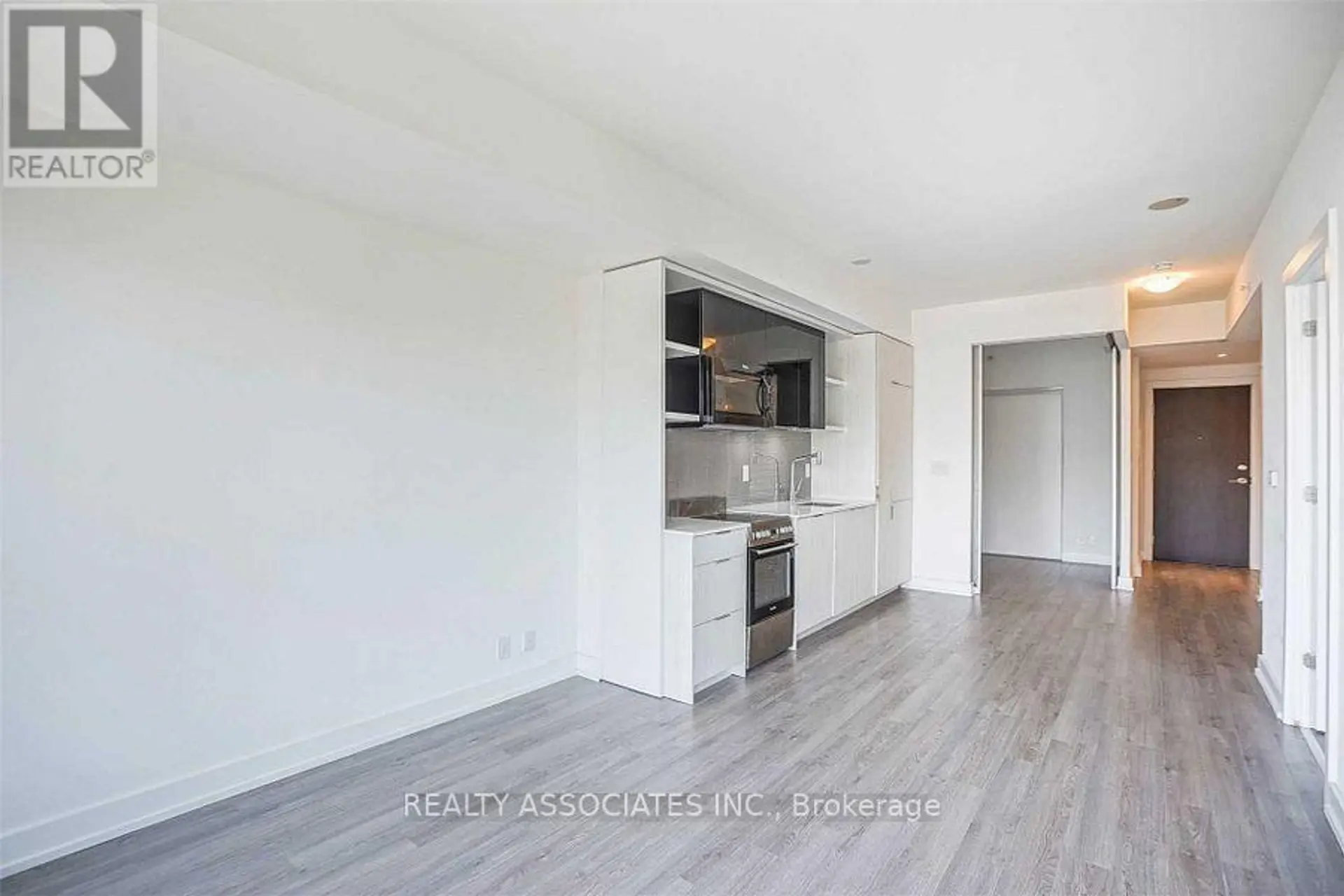 #307 6 PARKWOOD AVENUE - Image 8