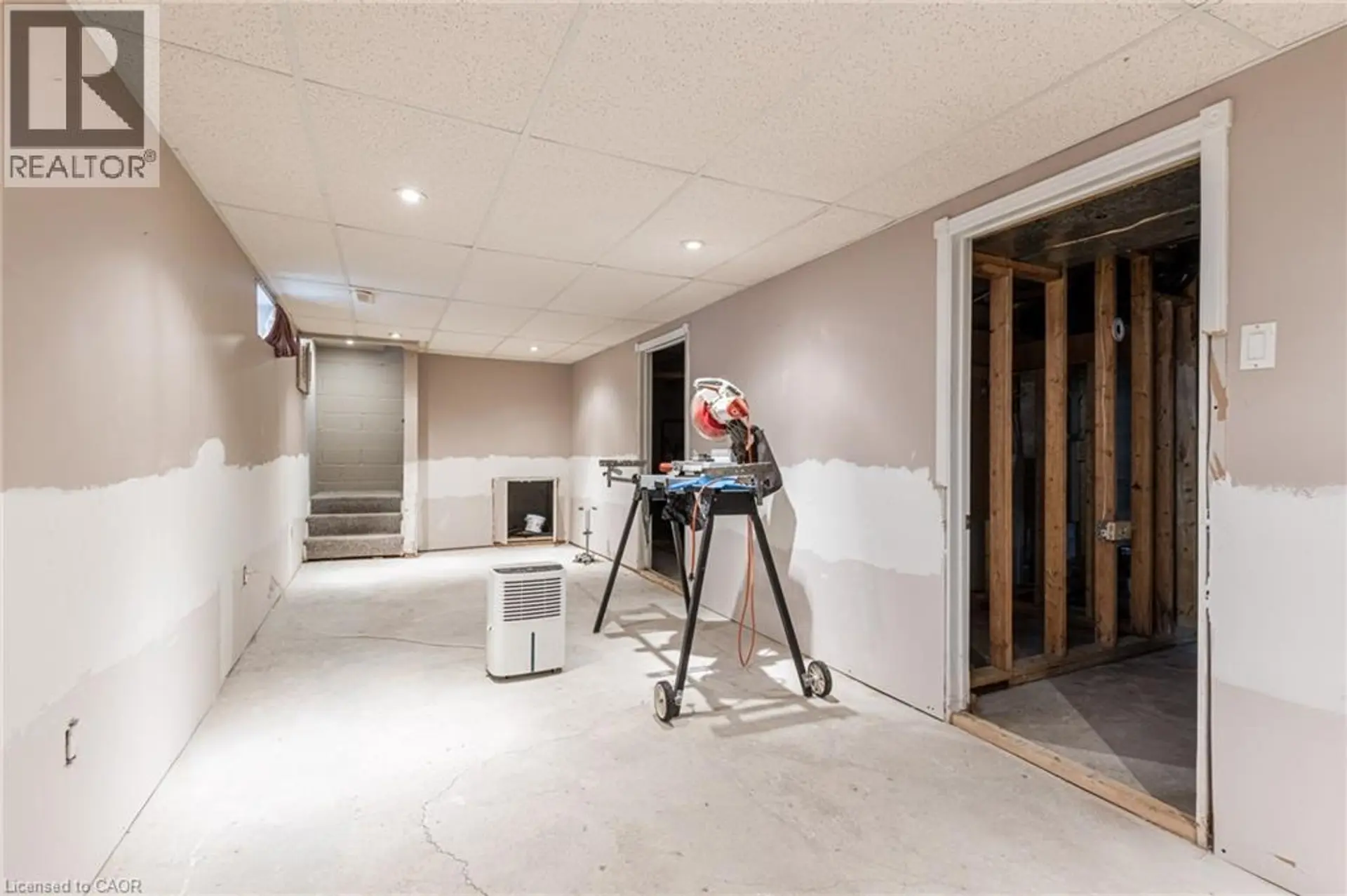 810 TATE AVENUE - Image 15