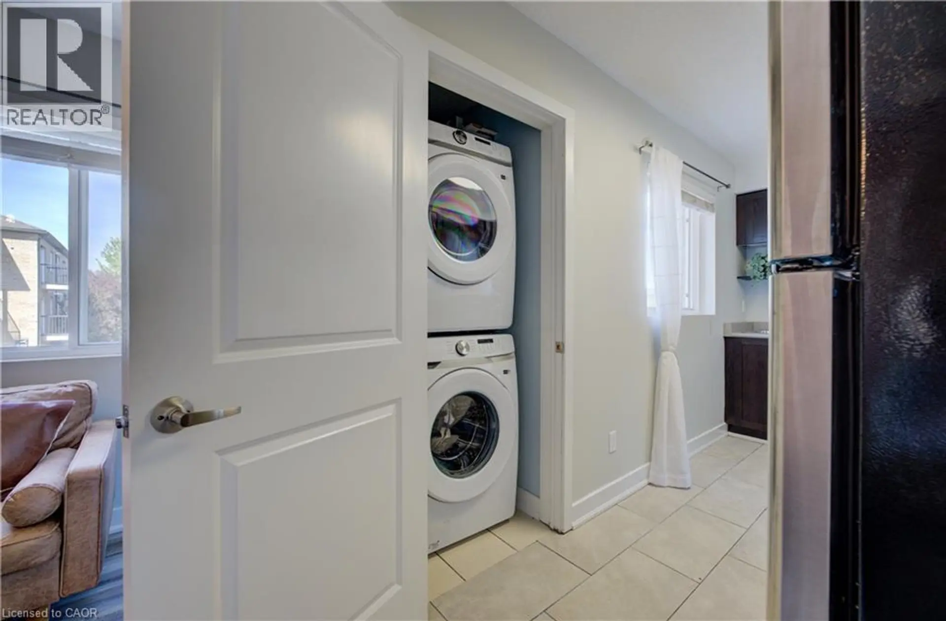 #6A 185 WINDALE Crescent - Image 13