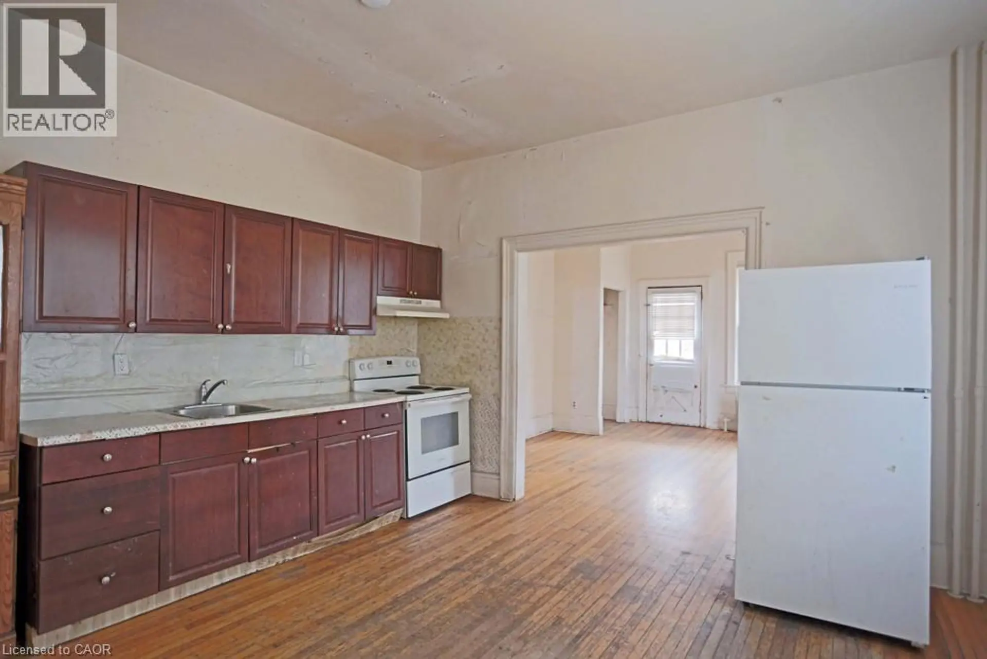 116 WEBER STREET E - Image 2