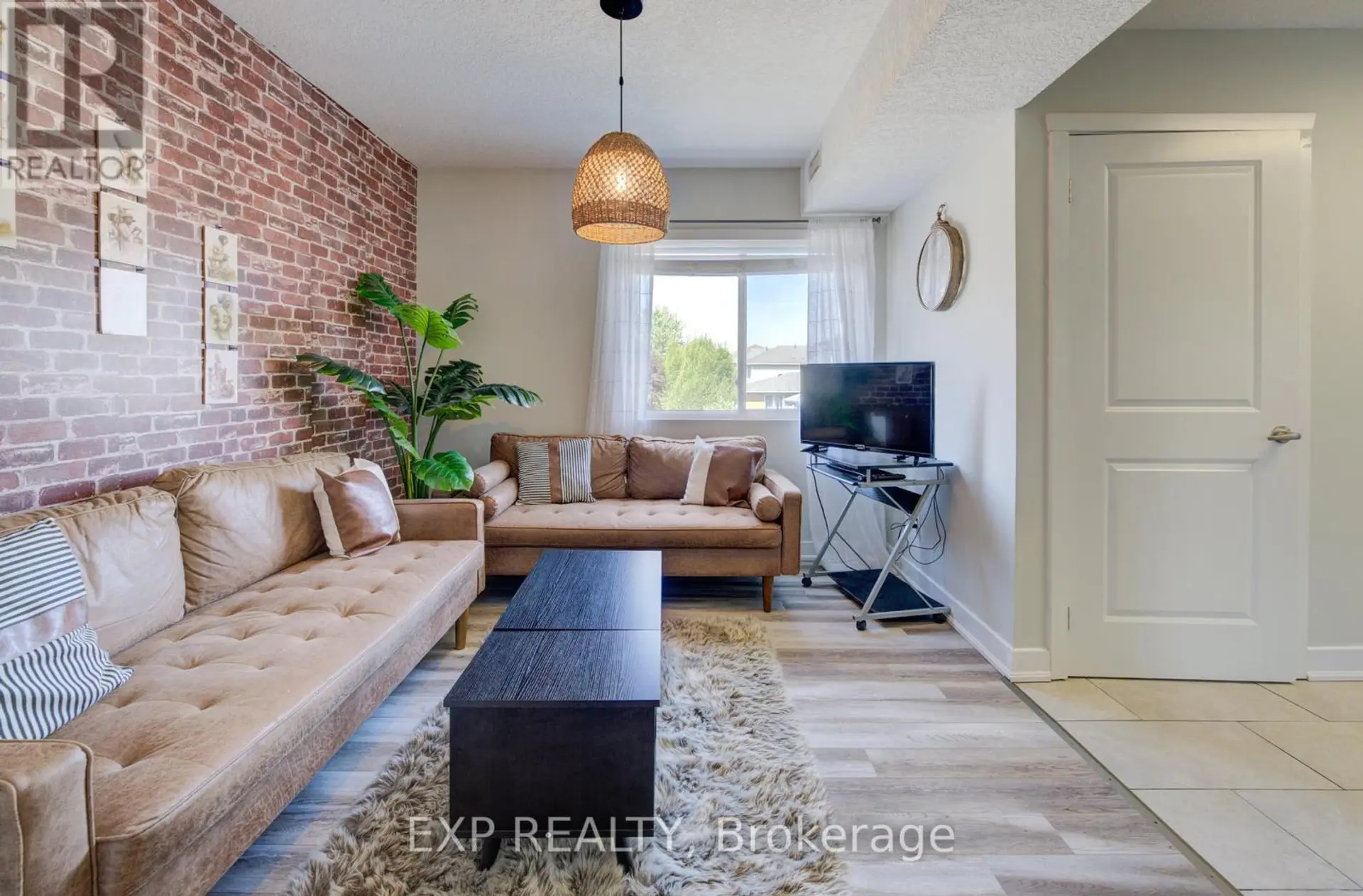 #6A 185 WINDALE CRESCENT - Image 6