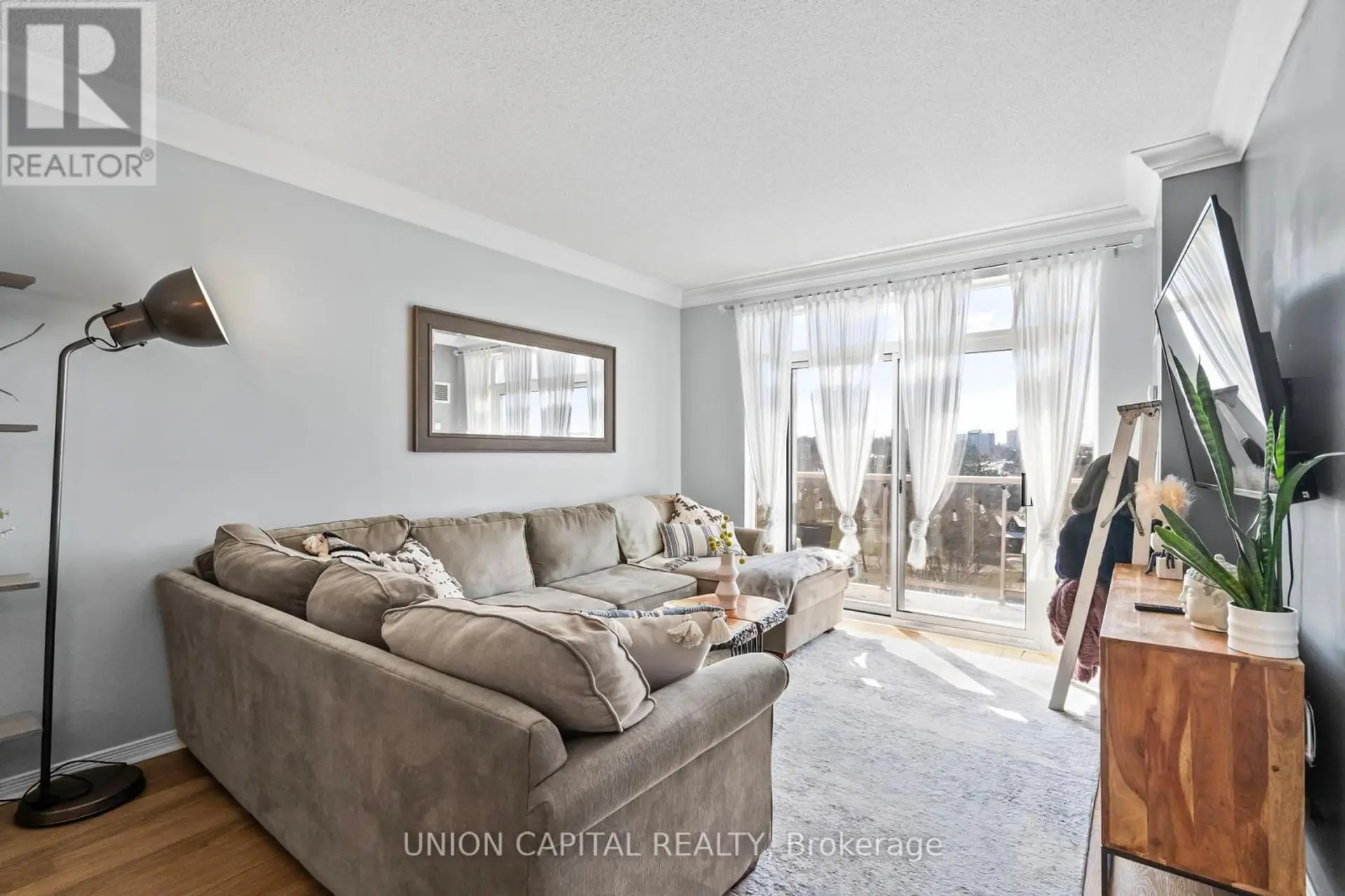 #PH918 3650 KINGSTON ROAD - Image 5
