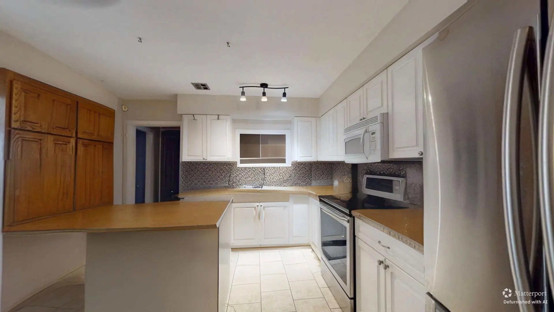 9336 Broadway - Image 11