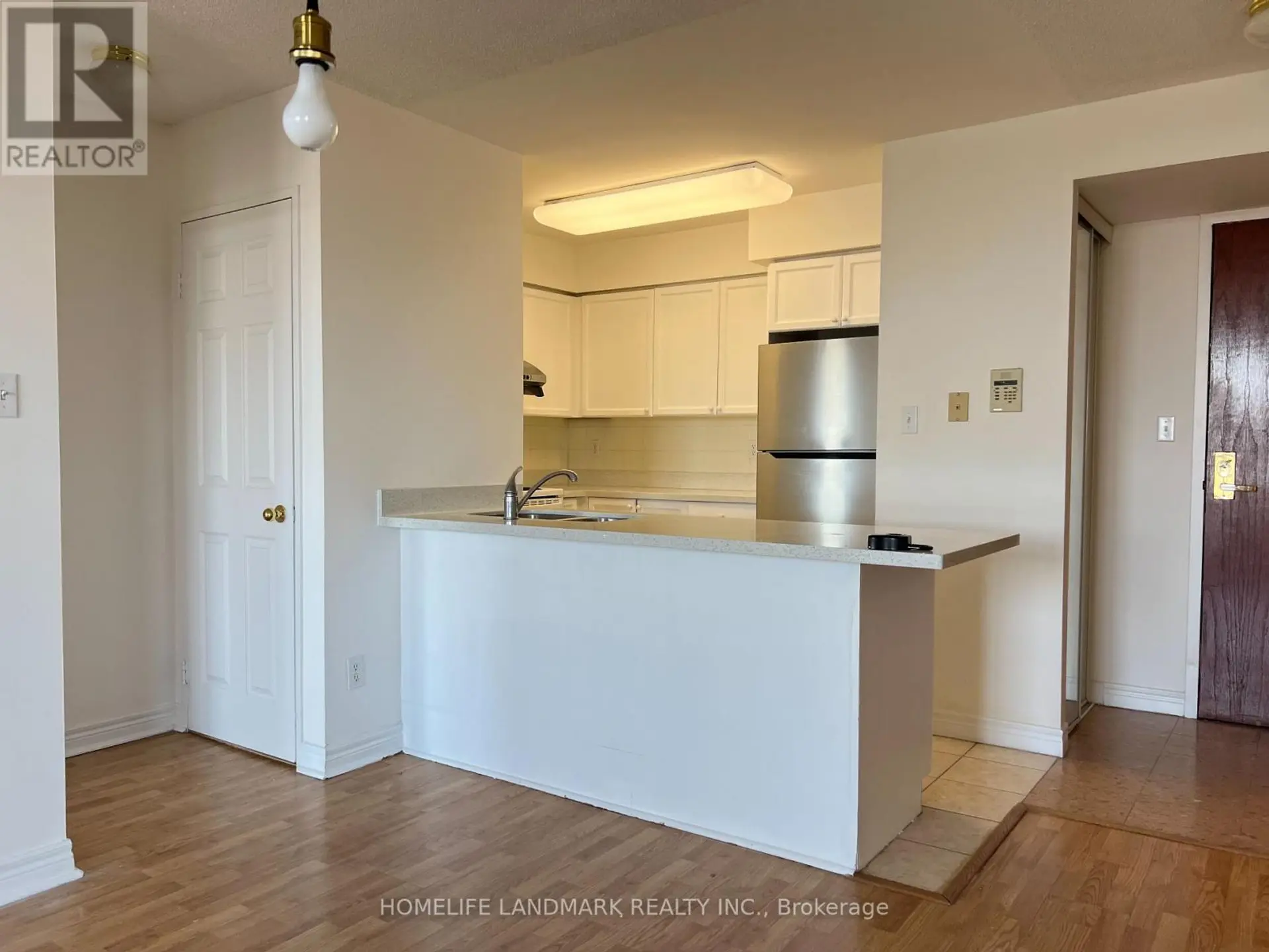 #909 28 EMPRESS AVENUE - Image 5