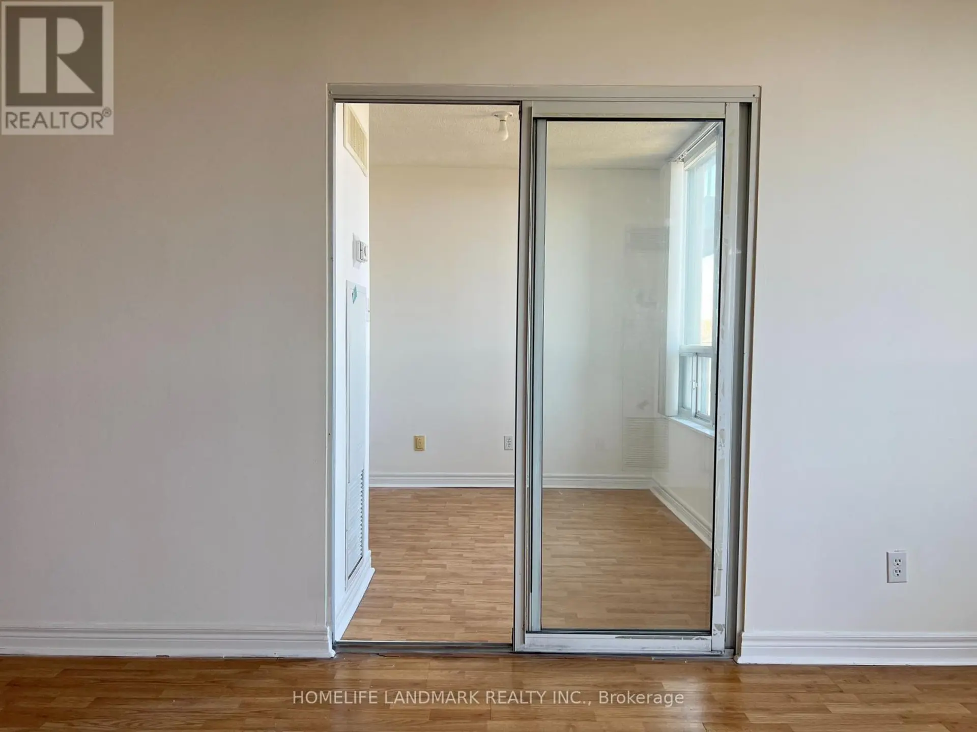 #909 28 EMPRESS AVENUE - Image 11