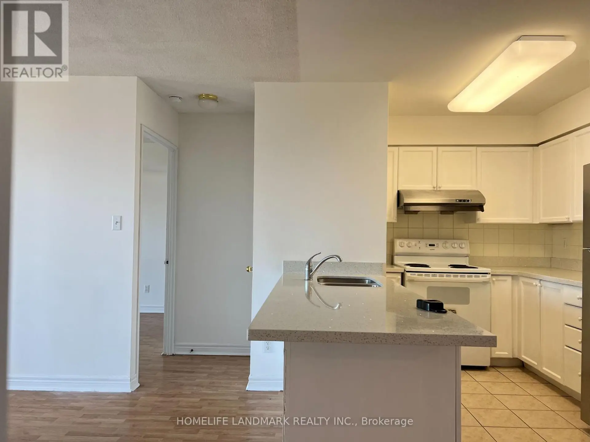 #909 28 EMPRESS AVENUE - Image 2
