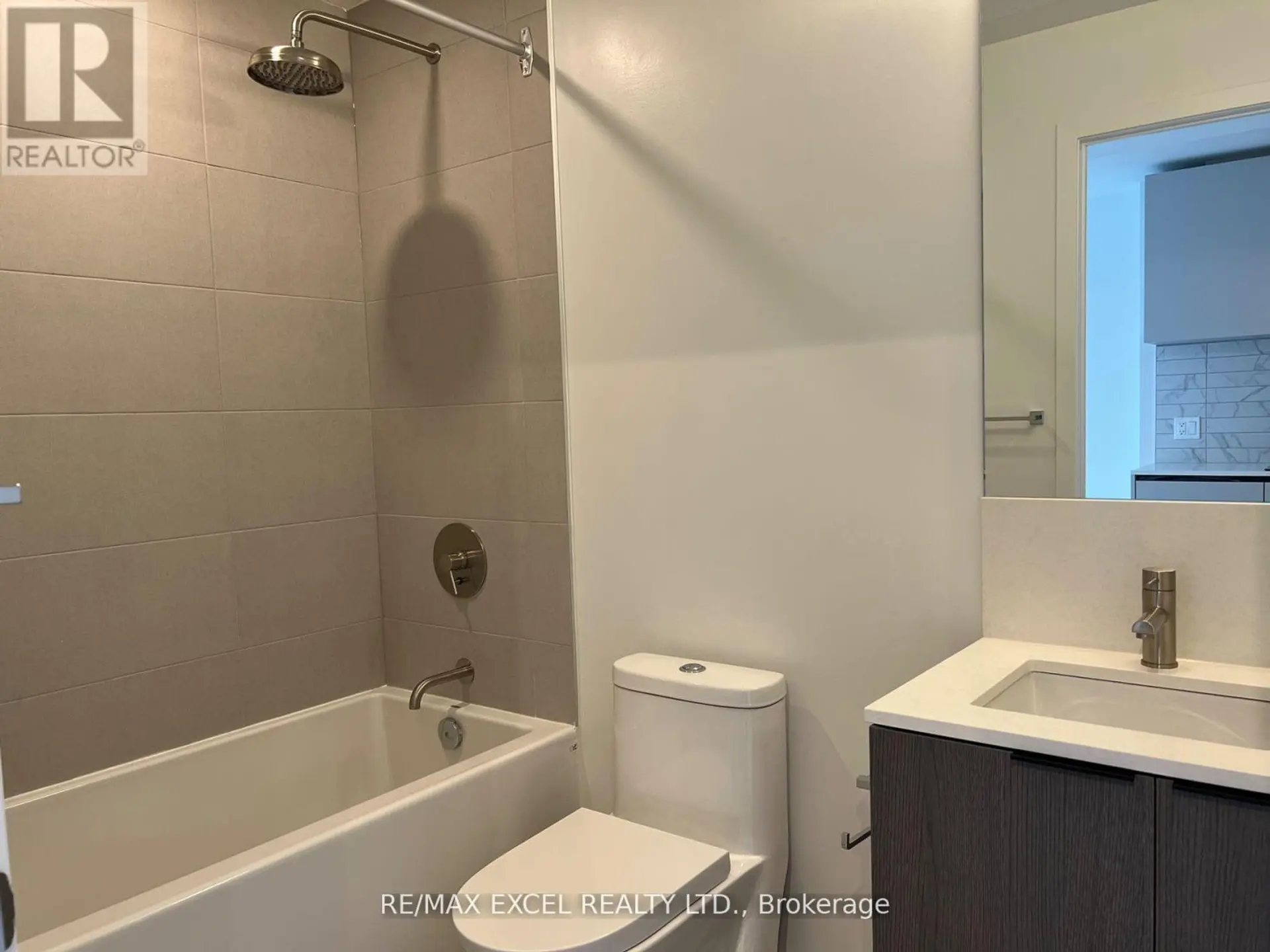 #4910 55 MERCER STREET - Image 4