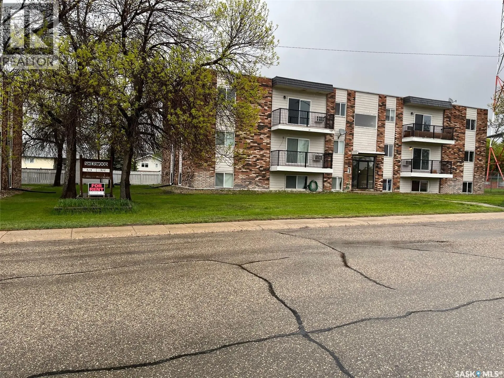 Property at 317 - 319 8TH AVENUE SW, Biggar, SK