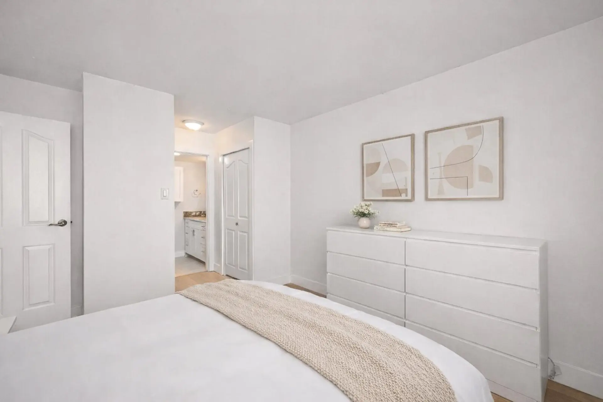 #703 2167 Bellevue Avenue - Image 8