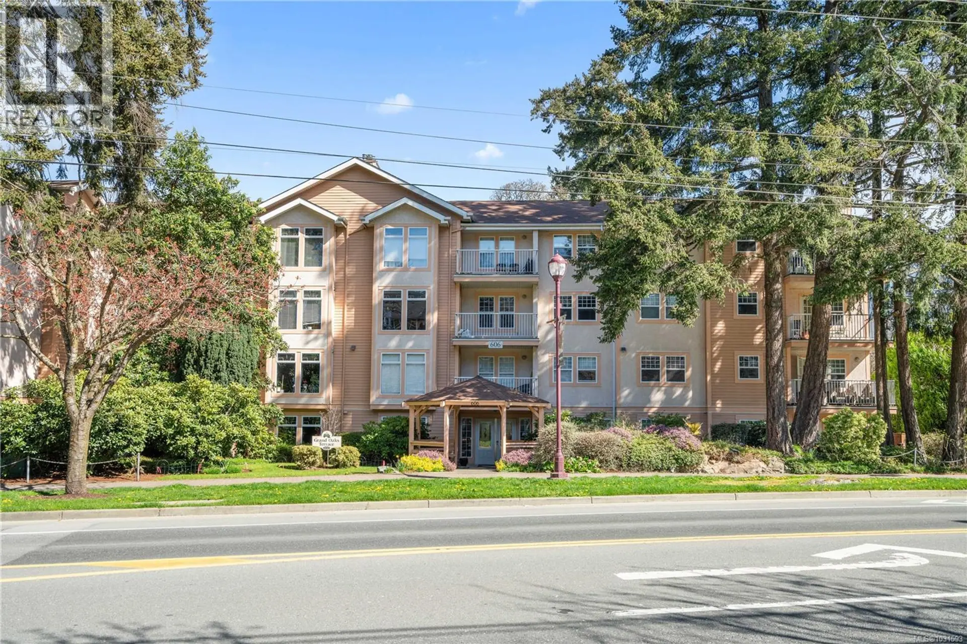 Property at #105 606 Goldstream Ave, Langford, BC